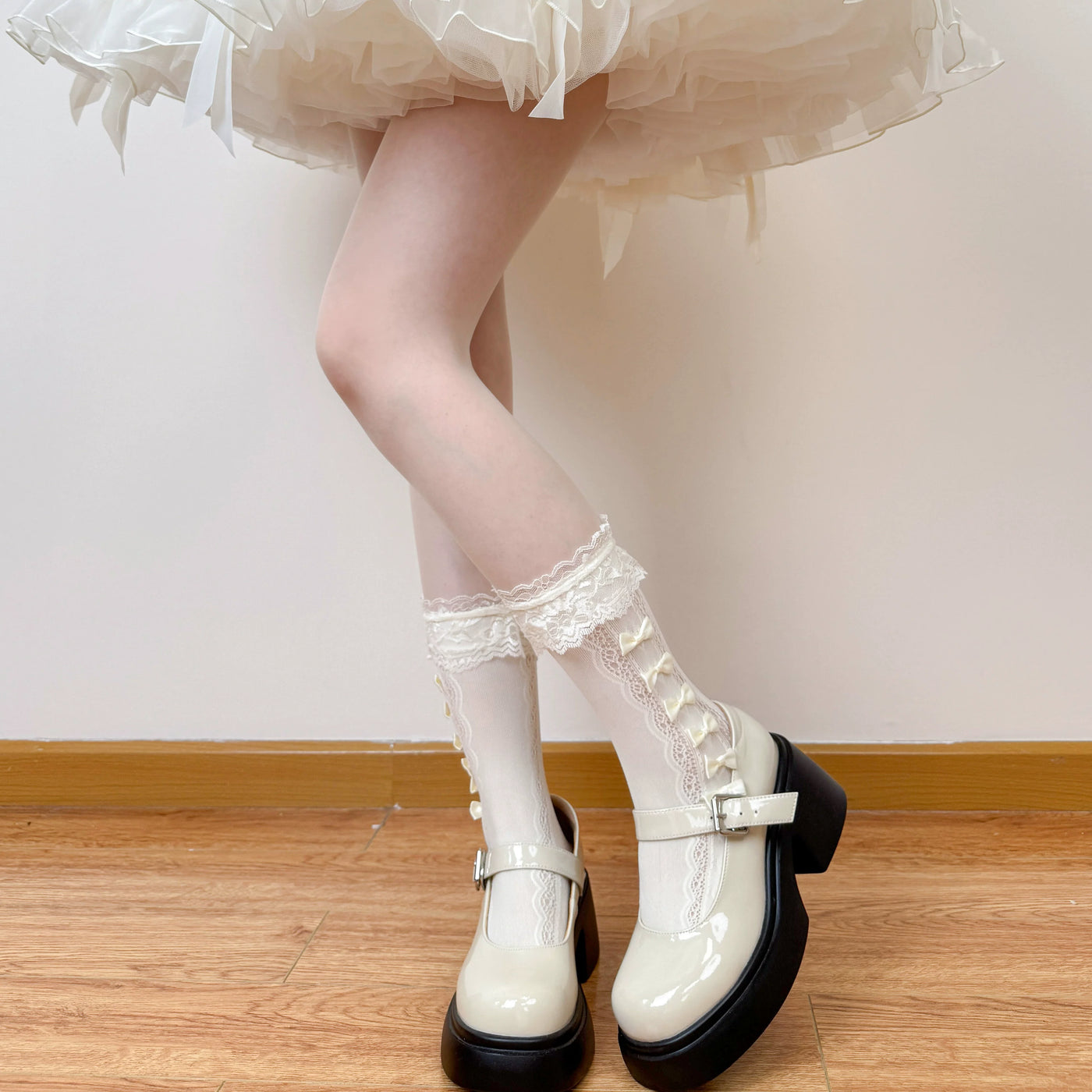 Chubby Bear Tales - Cream Lace Bow Collection - Named-Style Lace Socks