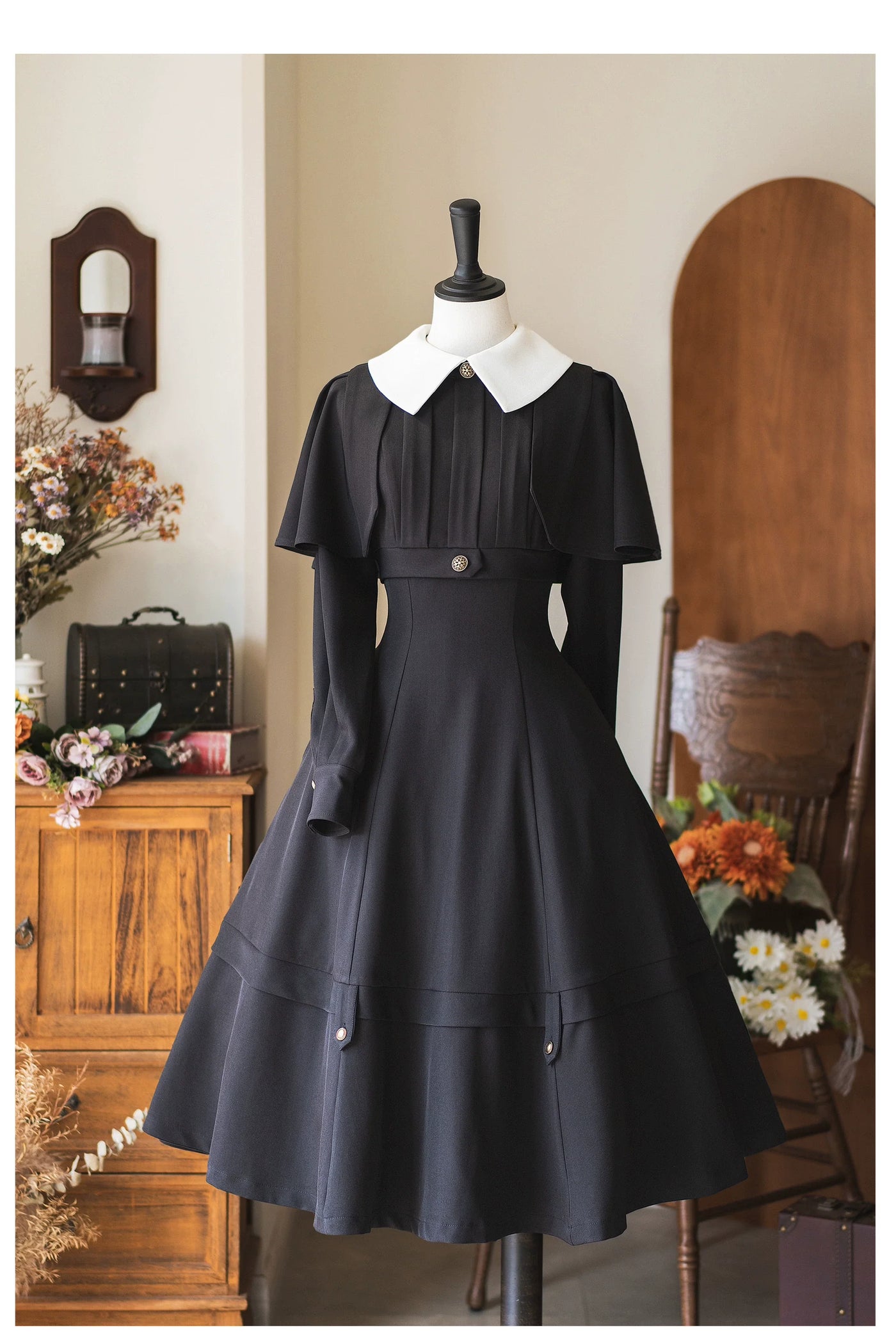 Forest Antique Box - Classic Lolita OP Dress with Detachable Short Cape Black S