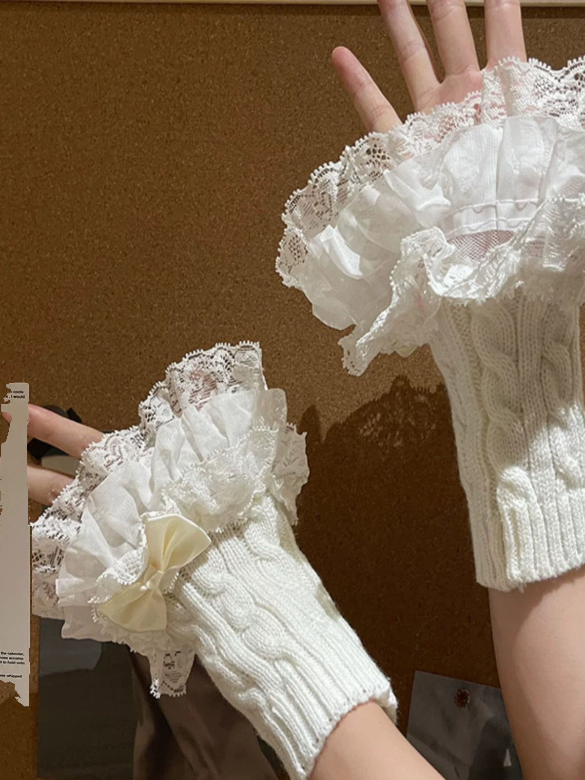 Sock Noble - Flower Banquet - Lace-Trimmed Cable-Knit Arm Sleeves with Bow Details