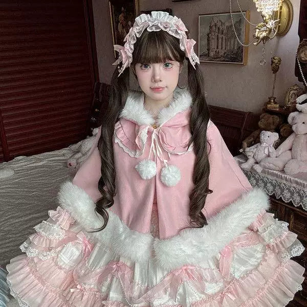 Sweetheart Dream Machine - Lace Heart Cape - Shawl with Lace-Neckline or Heart Styling