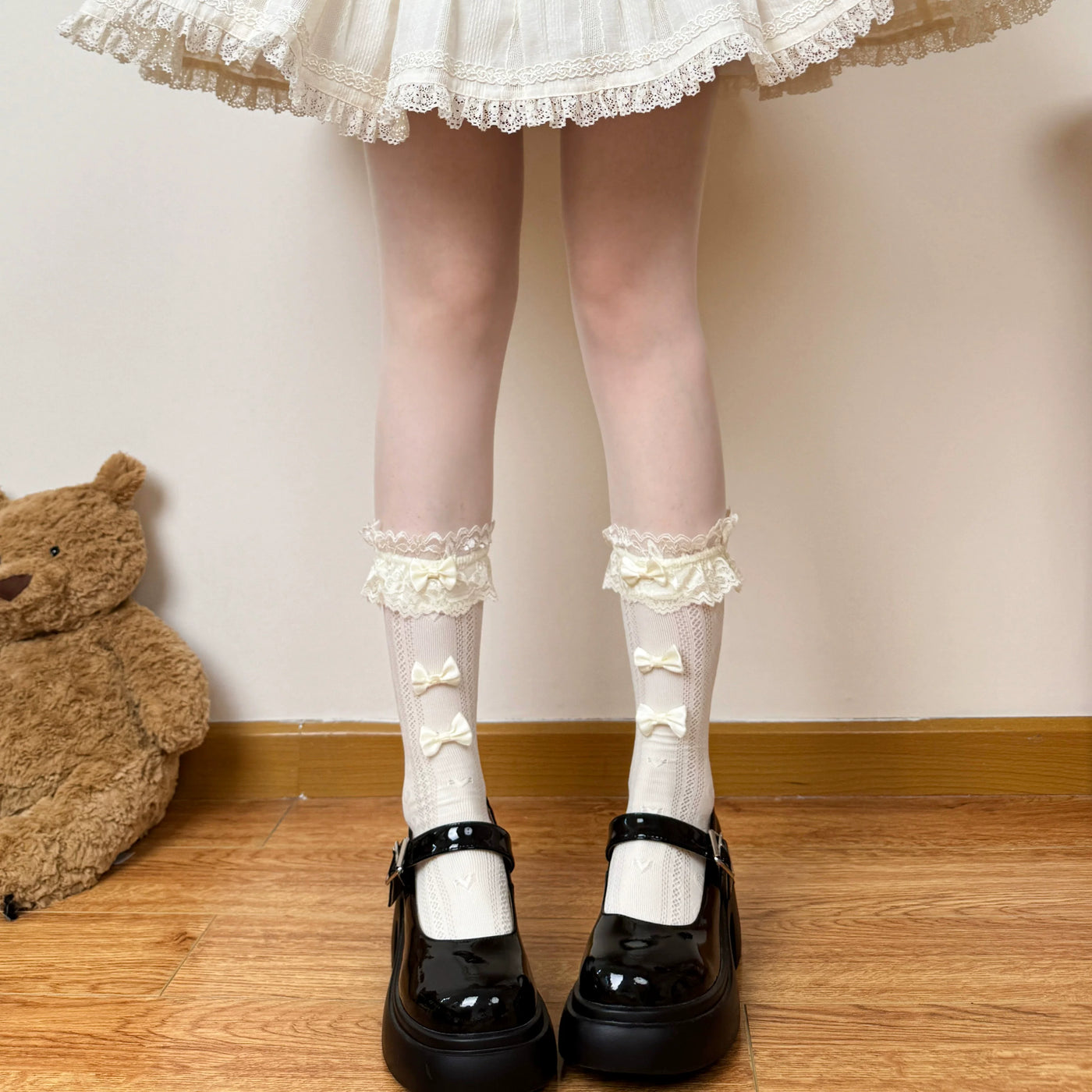 Chubby Bear Tales - Olive - Openwork Slouch Socks with Lace and Ribbon Bows