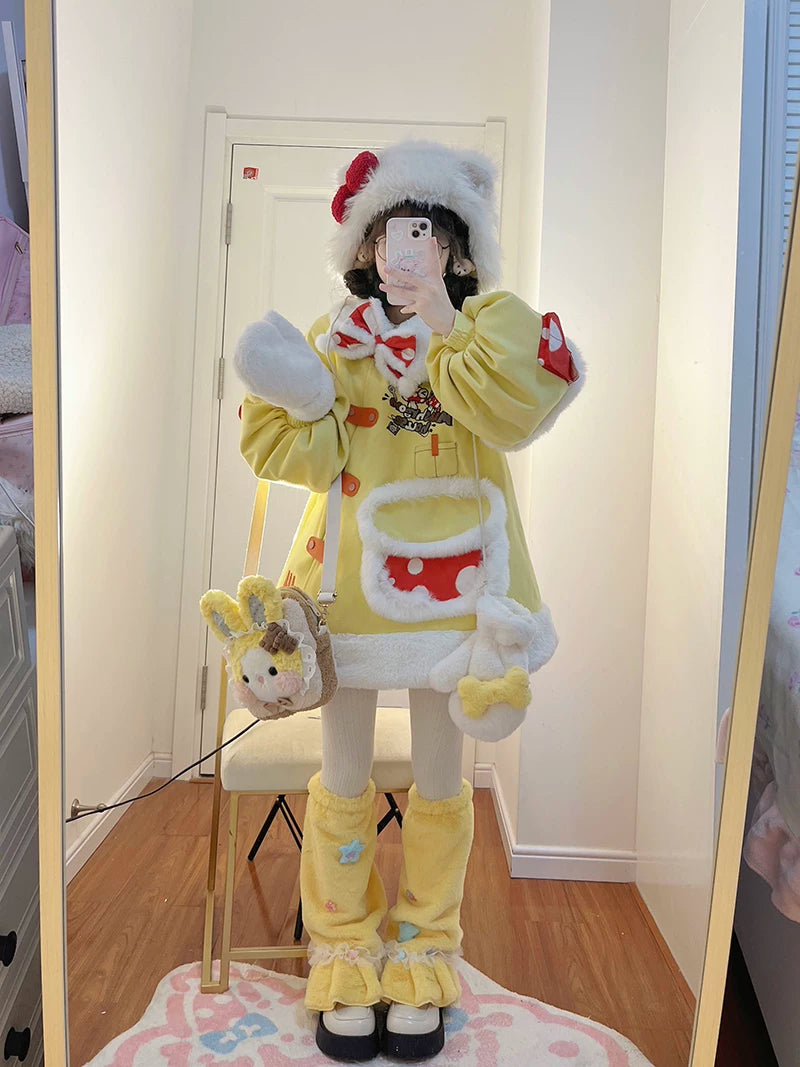 Baozi Pig - Mushroom House - Yellow padded jacket with mushroom-house embroidery