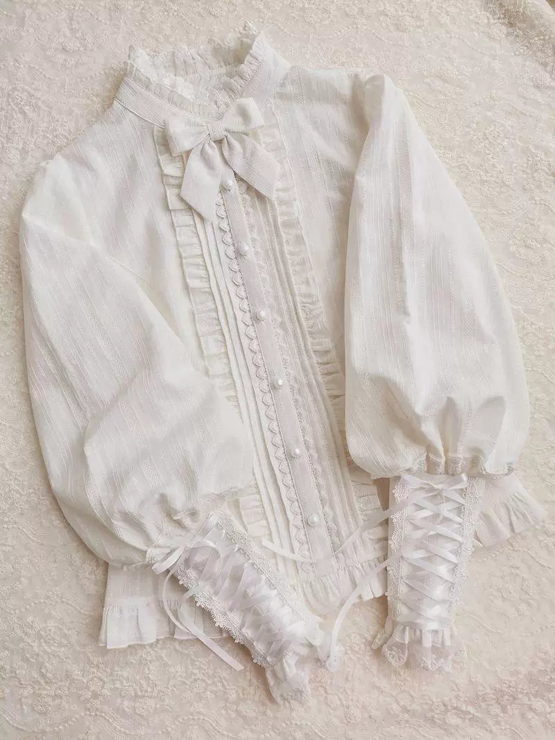 Sweetheart Dream Machine - Classical Lace - Blouse with leg-of-mutton sleeves and ruffled lace trim