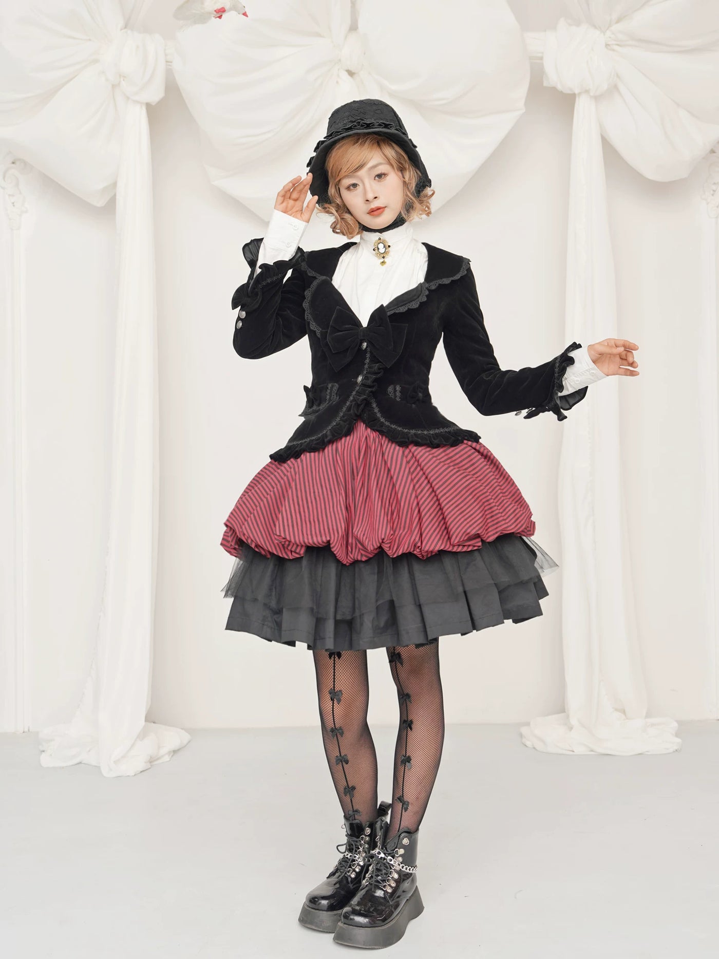 LACE GARDEN - Miss Hepburn - Velvet Lolita Suit Set with Ruffle Trim