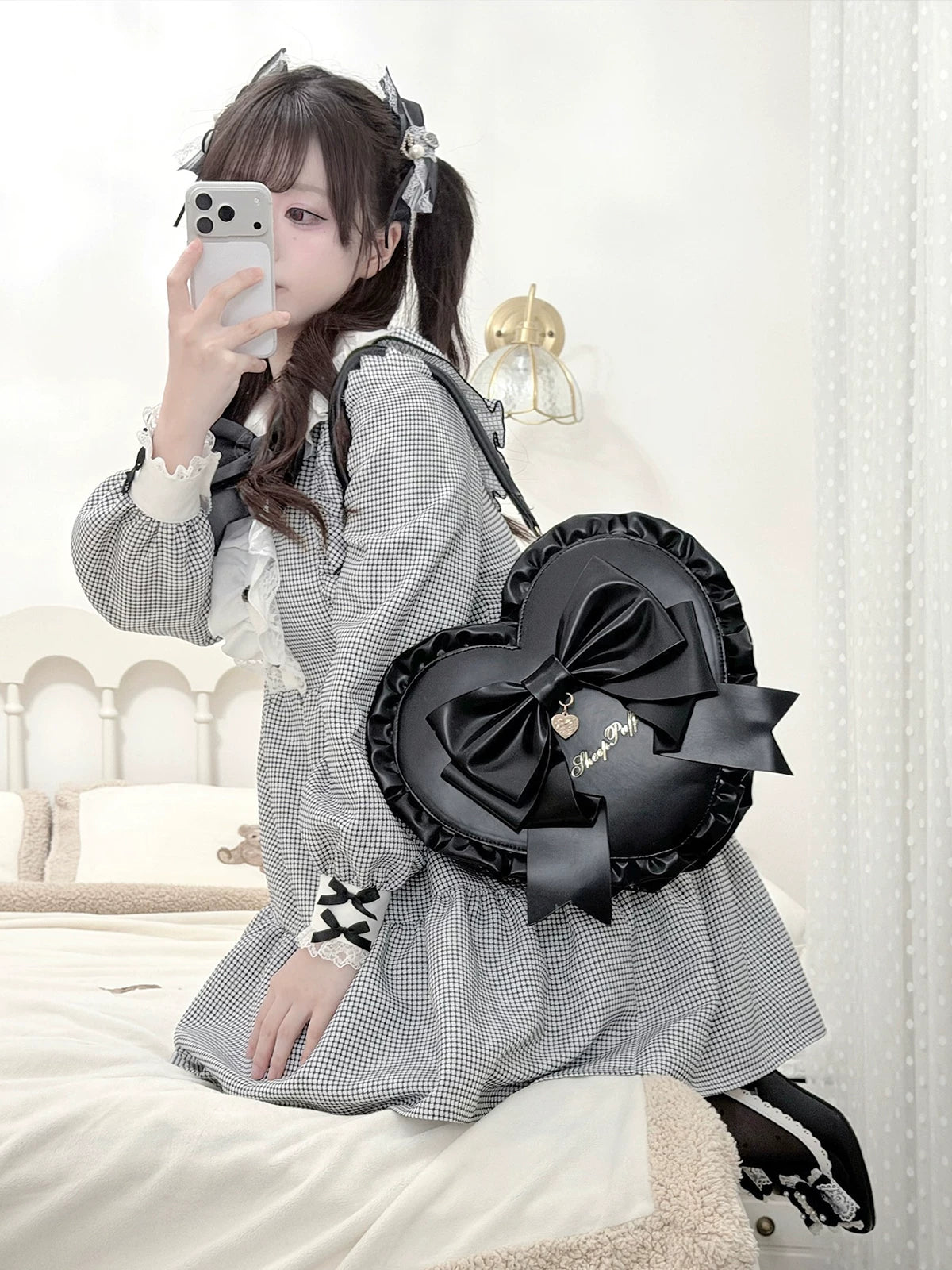 sheeppuff - Heart Knot - Large Heart-Shaped Crossbody Bag with an Oversized Bow