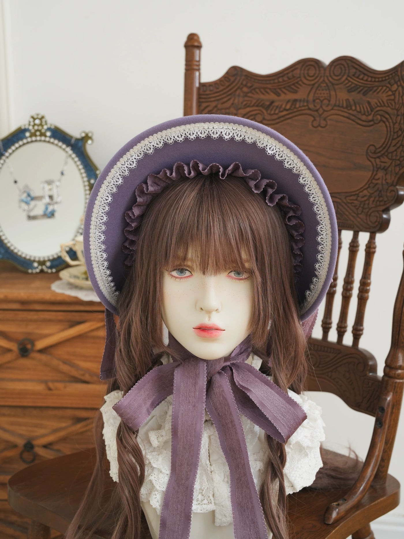 Star Box - Pearl Lady - Broad-Brim Bonnet with a Side Bow