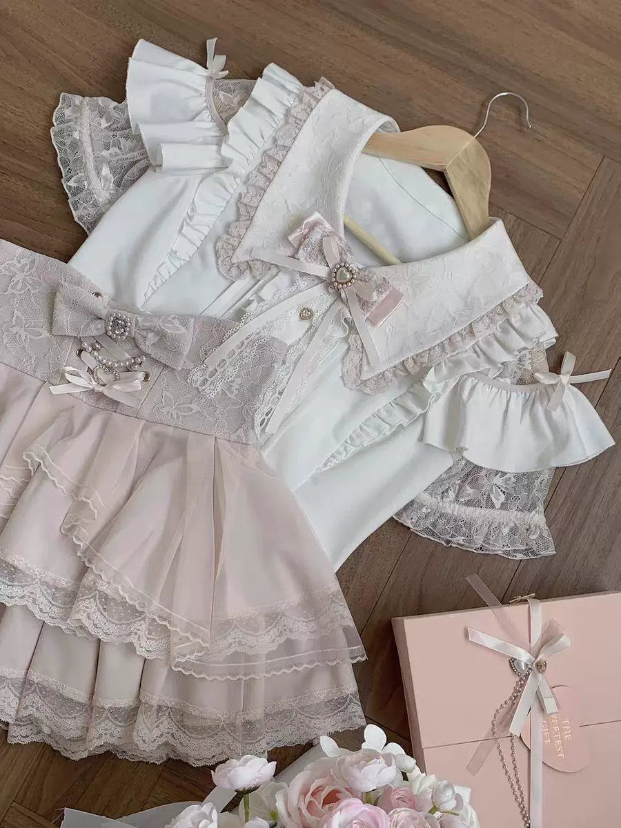 Sweetheart Dream Machine - Heart Button Ruffle - Blouse with a Ruffled Collar