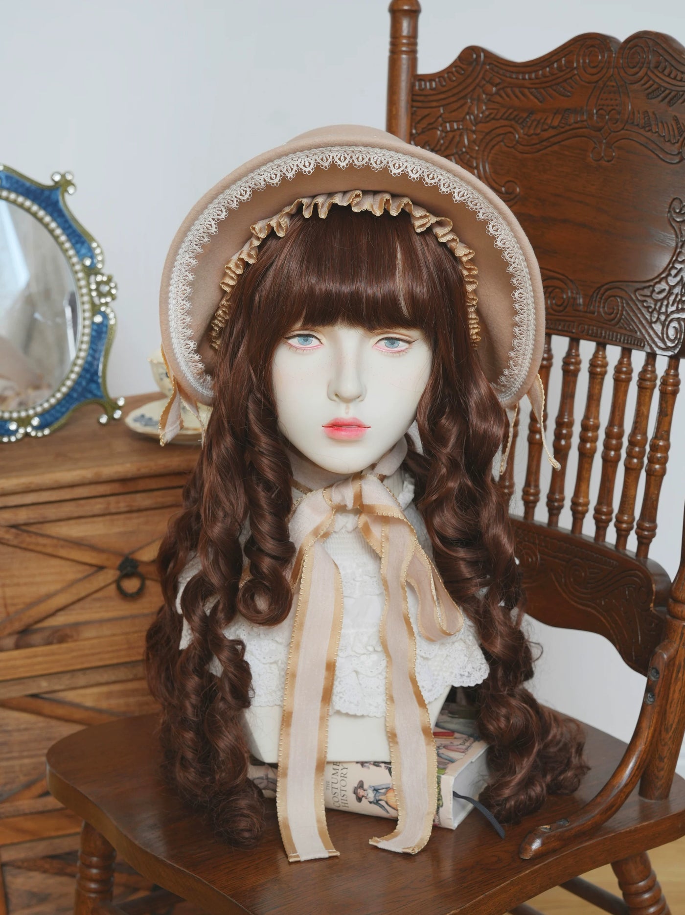 Star Box - Pearl Lady - Broad-Brim Bonnet with a Side Bow