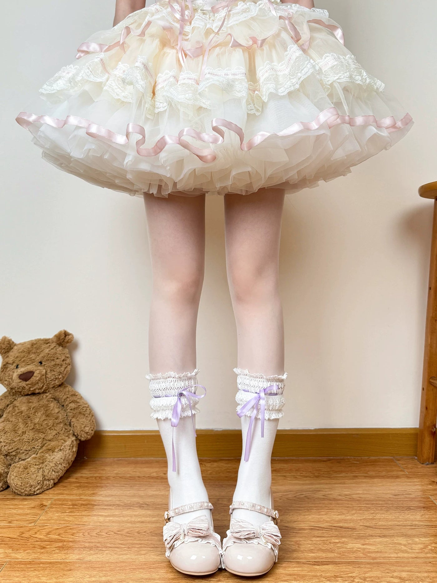Chubby Bear Tales - Cream Ballet - Lace-Trimmed Ribbon-Tie Socks