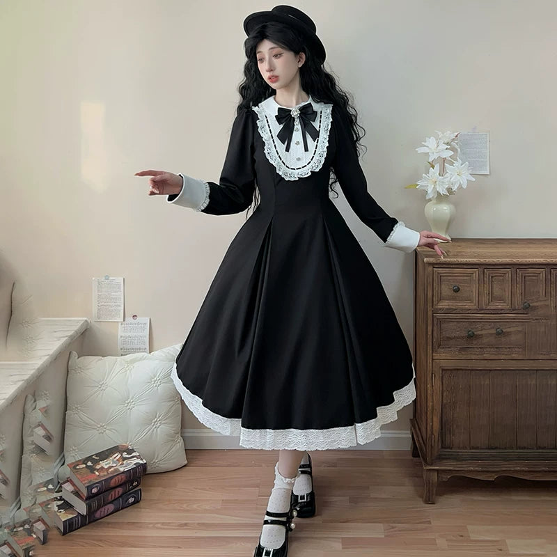 Moon Lily - Black Cat Butler 2.0 - Black-and-White Maid Lolita Dress with Lace Bib – detail view 4