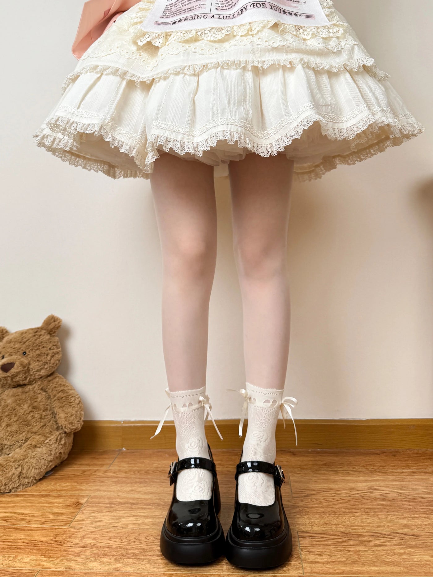 Chubby Bear Tales - Cream Bow Collection - Lace Socks with bow details