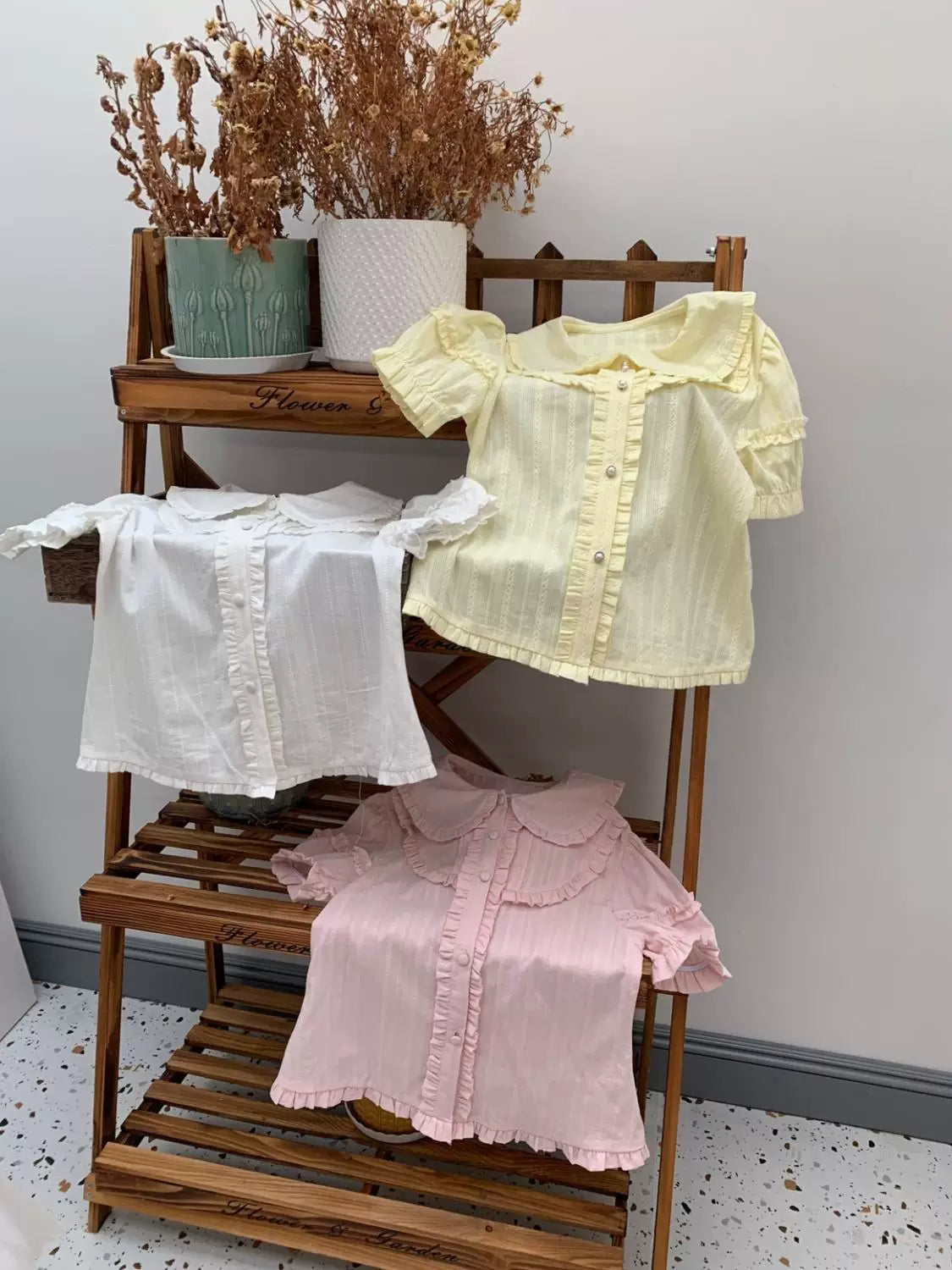 Sweetheart Dream Machine - Angel Bear - Short-Sleeve Blouse with a Ruffle-Trimmed Rounded Collar