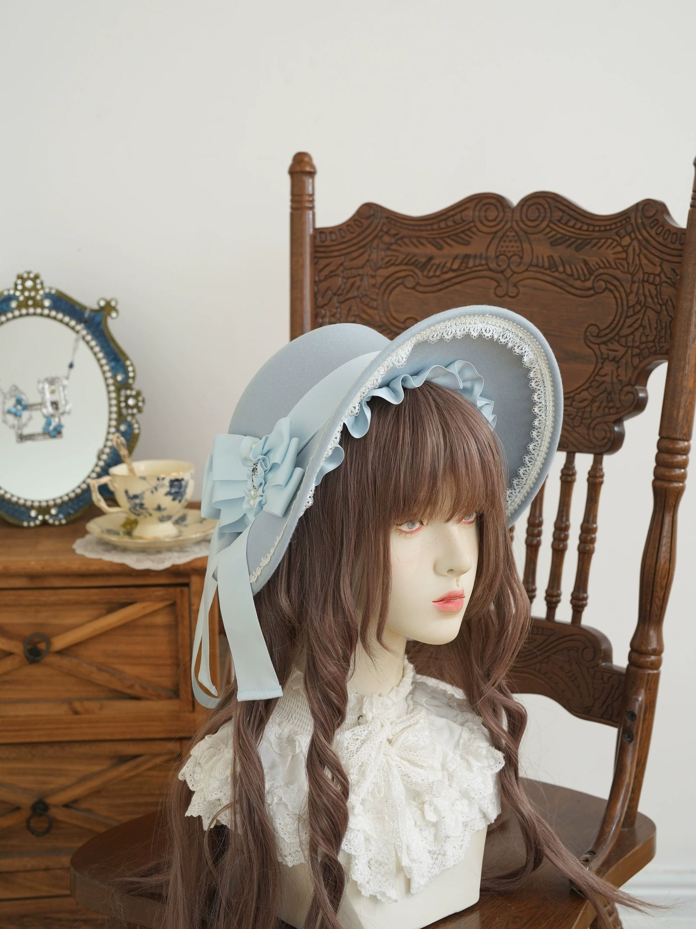 Star Box - Pearl Lady - Broad-Brim Bonnet with a Side Bow