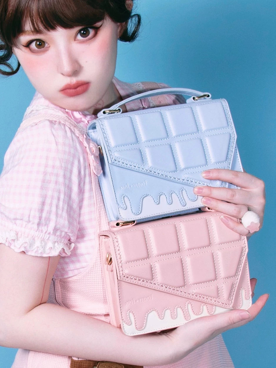 LovelyLota - Sugar Square - Coffee Handbag with Chocolate-Grid Front