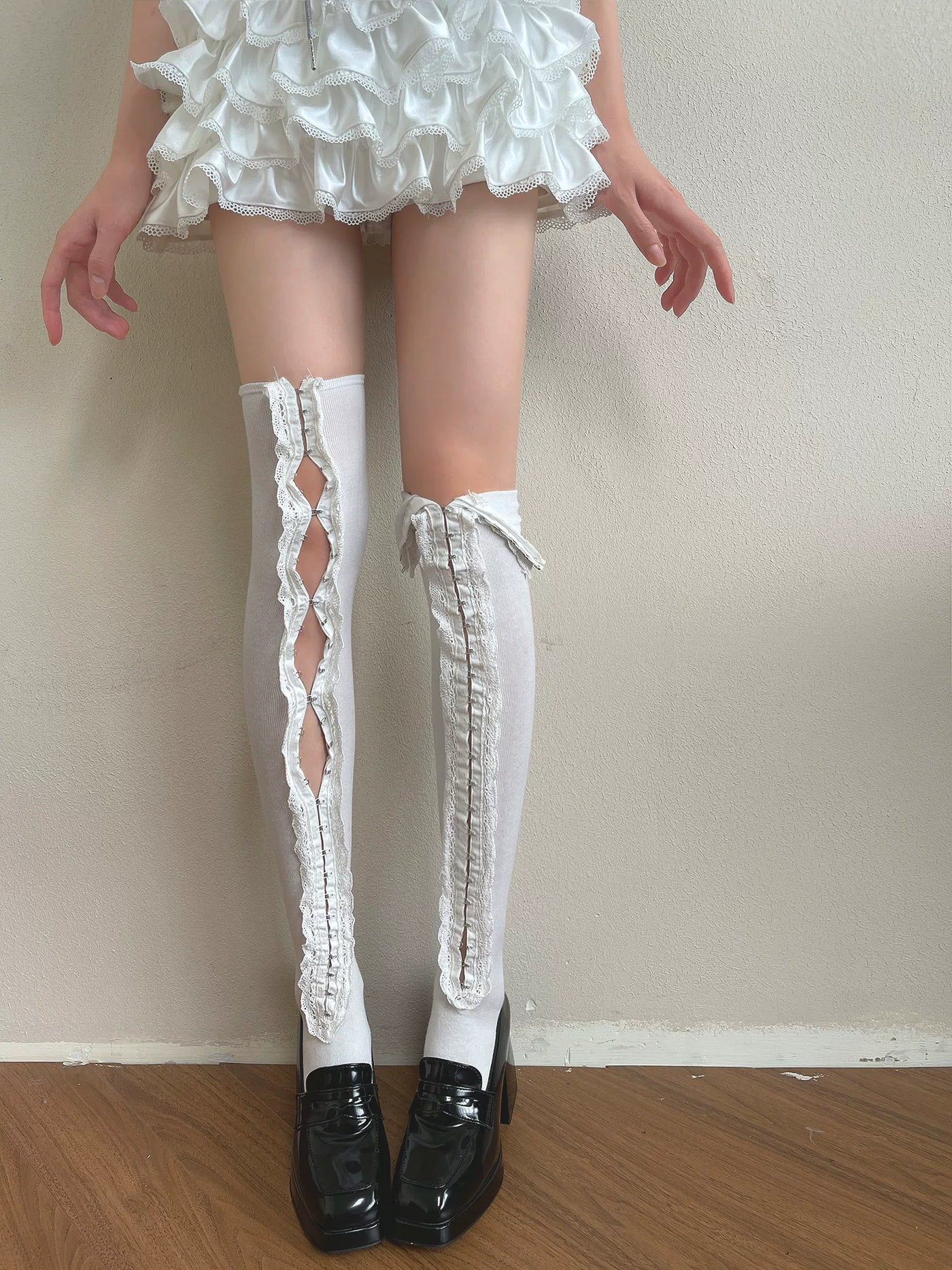 Sock Noble - Openwork Fastener - Socks with Lace-Trimmed Front Panels