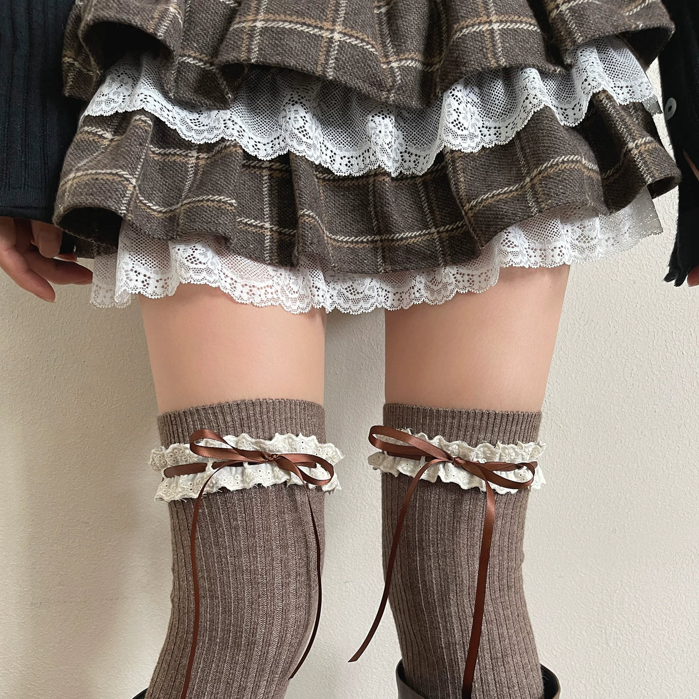Sock Noble - Maillard Lace Tie - Over-the-knee socks with embroidered lace trim