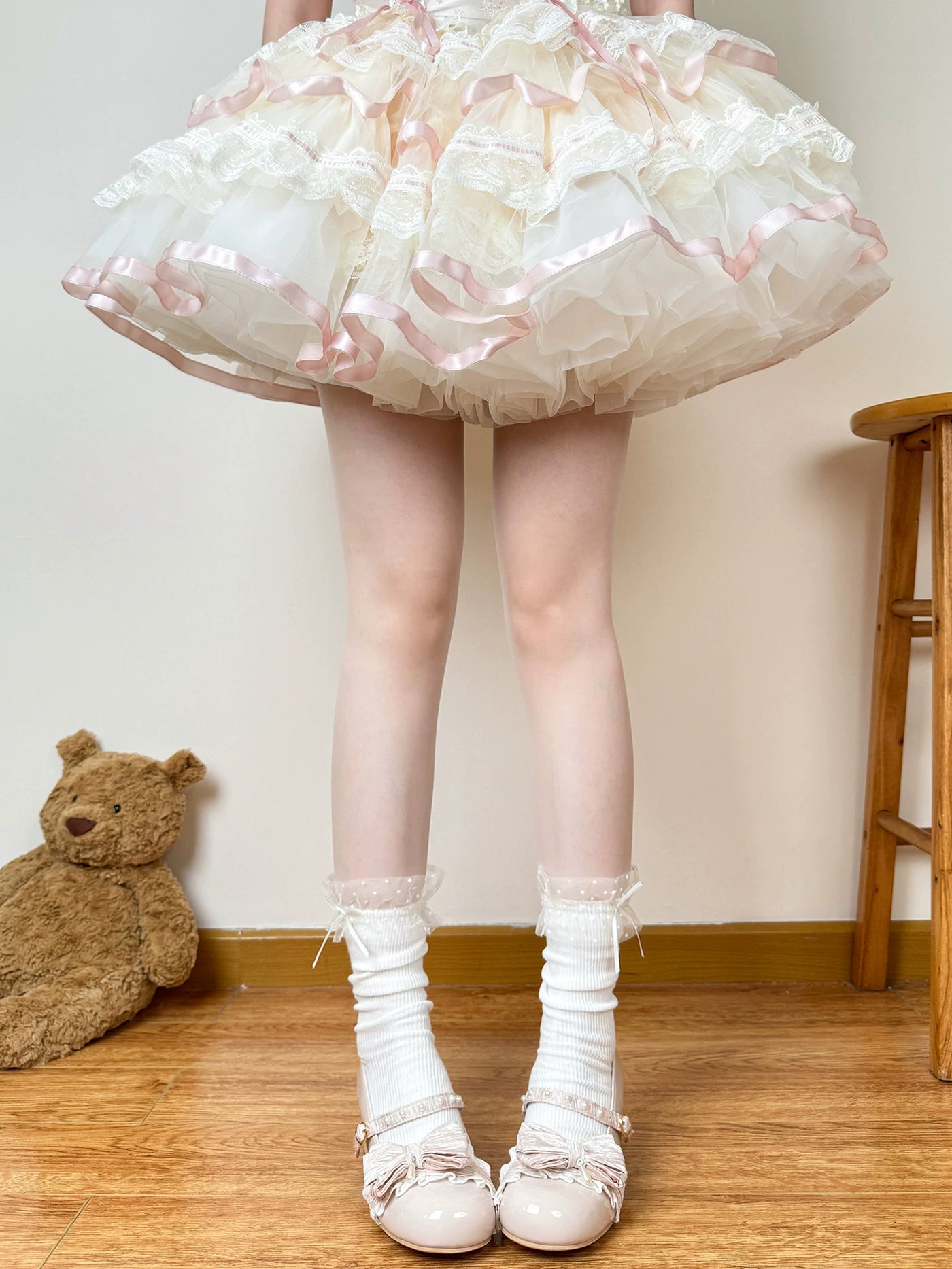 Chubby Bear Tales - Cream Ballet - Lace Bow Mid-Calf Socks