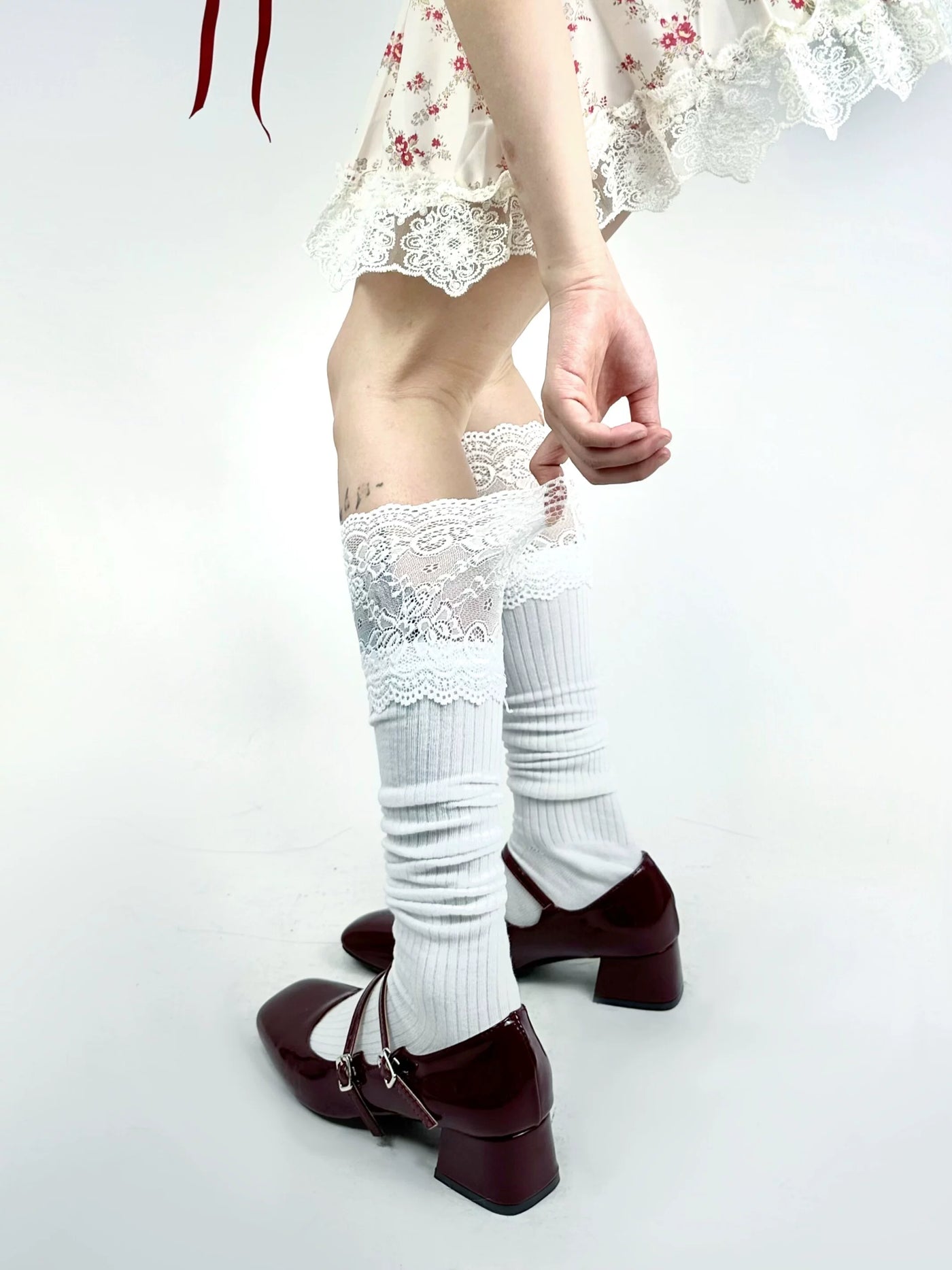 White Socks - Lace-Top Slouch - Over-the-knee socks with lace trim and ribbed slouching