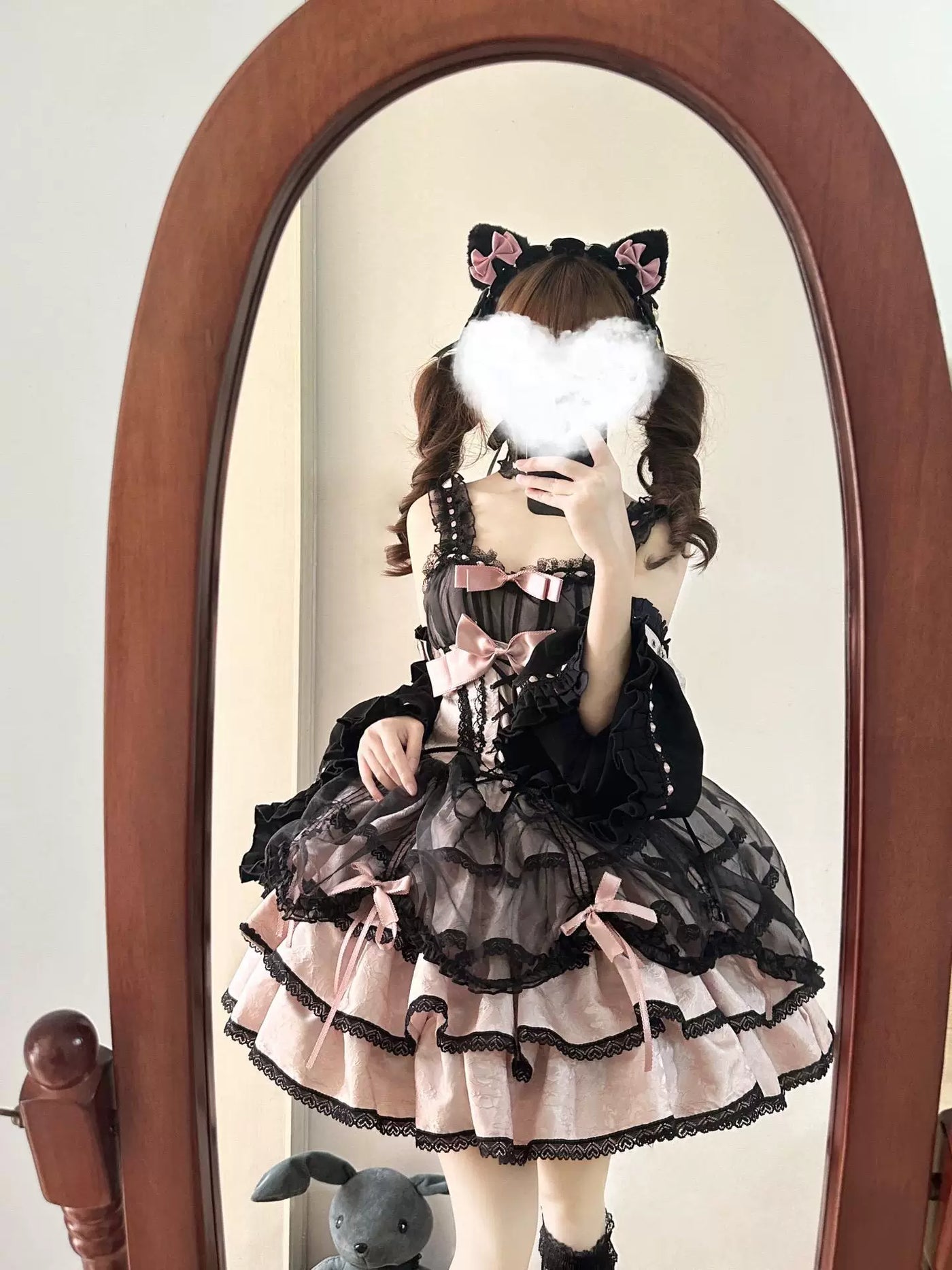 Creamy - Pink Noir - Black-and-pink JSK dress with matching arm sleeves and ribbon bows