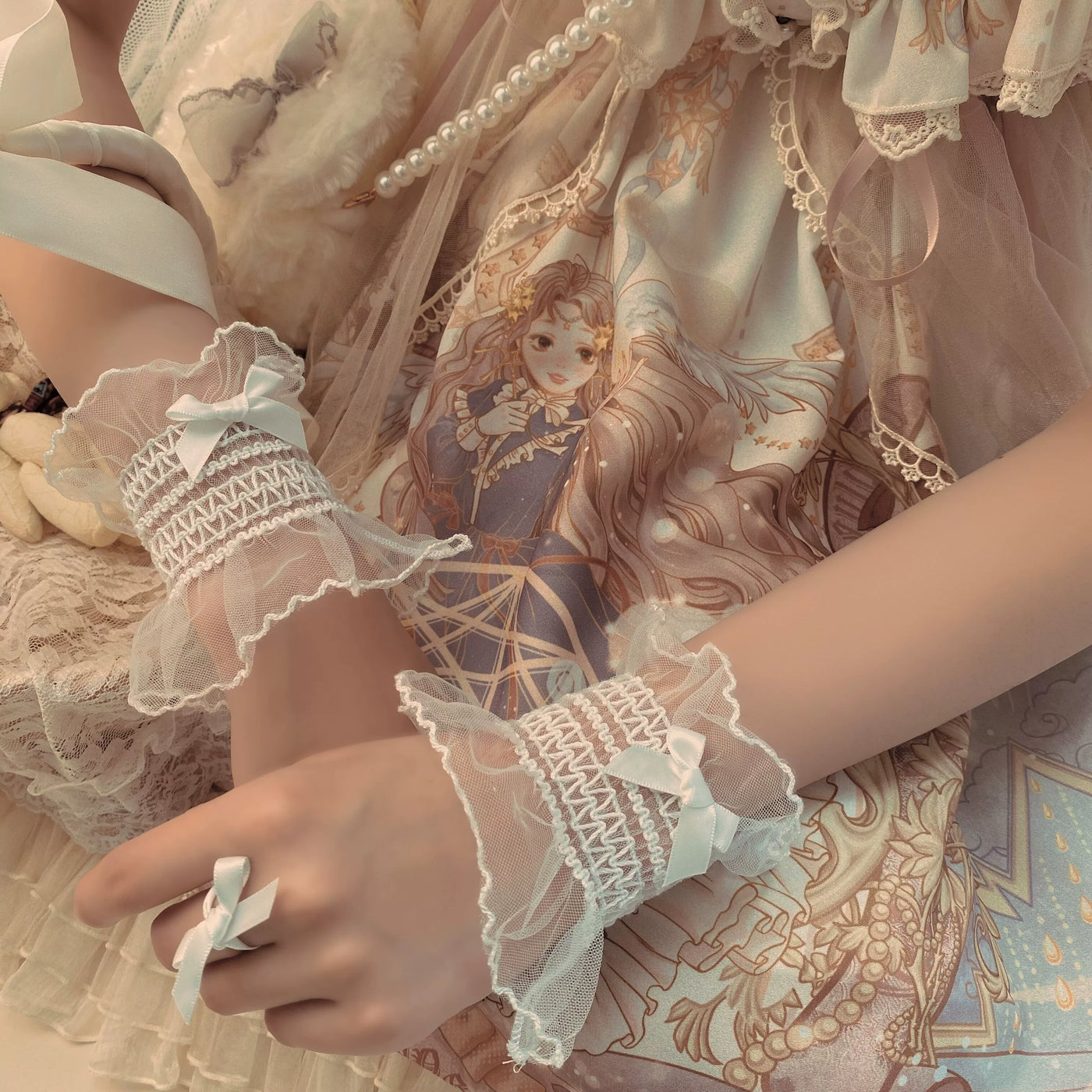 Sock Noble - Small Bow - White Lace Sleeve Cuffs with Small Bows