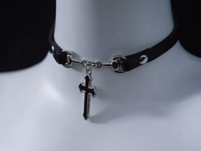 Strange Sugar - Gothic Lolita Choker with Cross - Pendant Neckwear