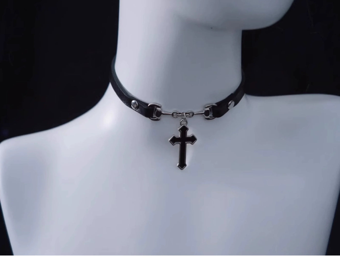Strange Sugar - Gothic Lolita Choker with Cross - Pendant Neckwear