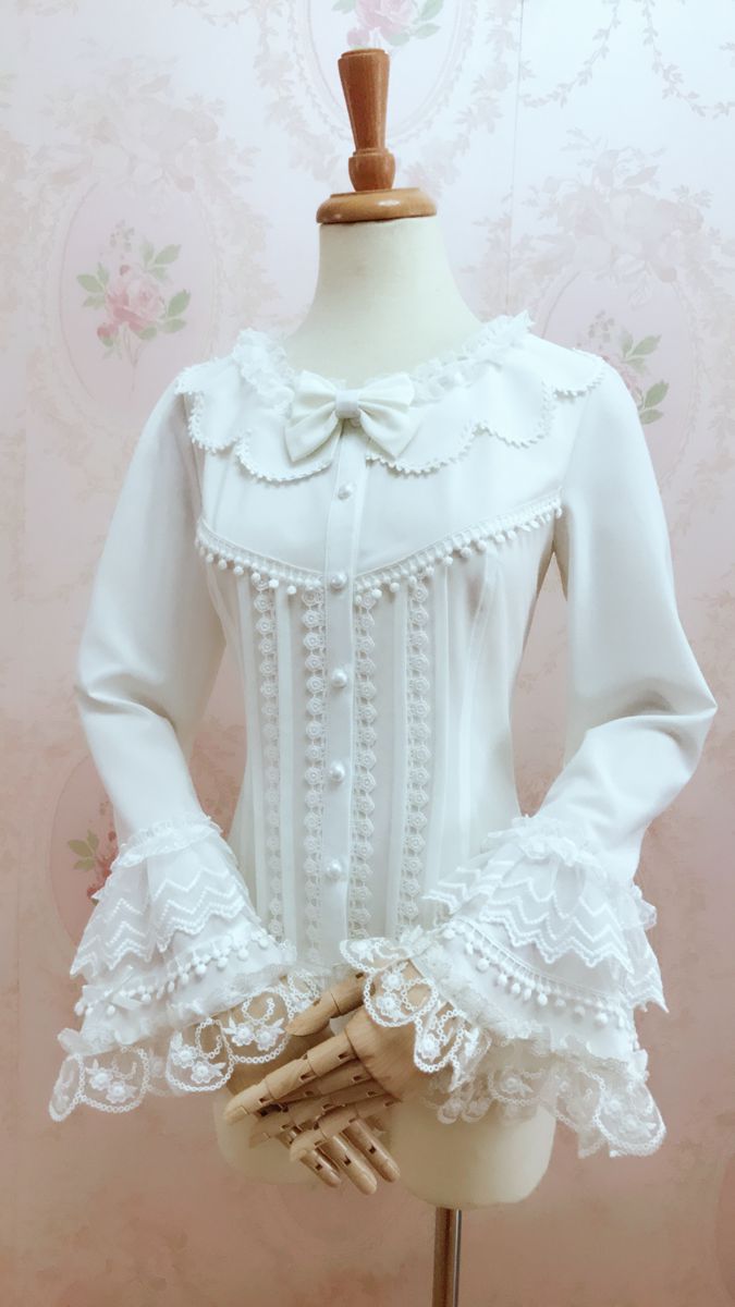 Yilia - Petal Collar Princess Sleeve - Vintage Blouse Innerwear