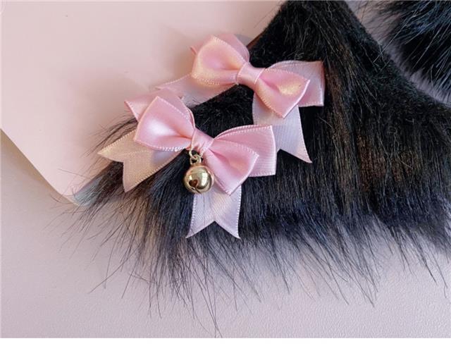 Black and pink handmade faux fur cat ear hair clip featuring animal ears and bow, perfect for Lolita fashion and headdresses.