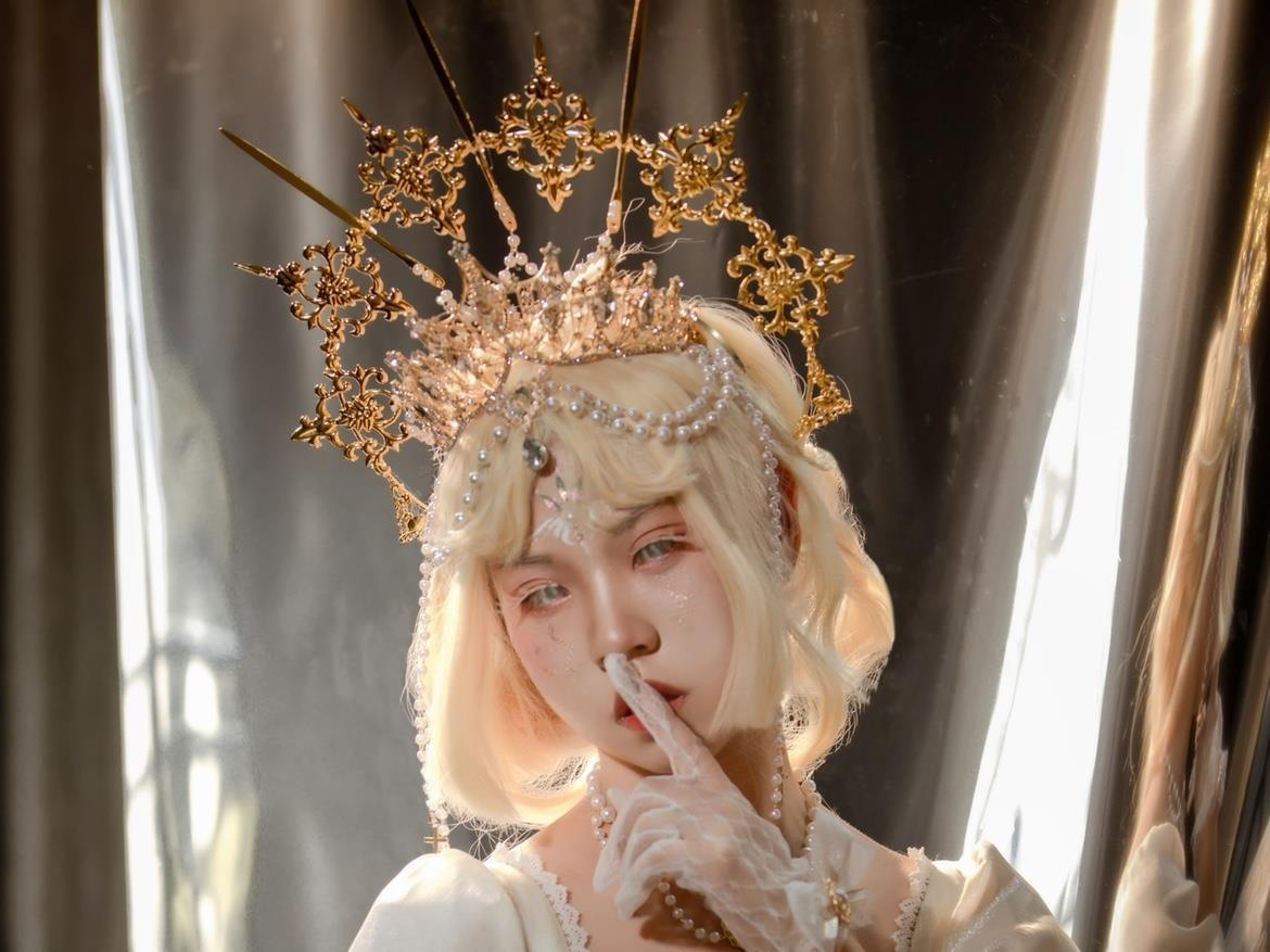 Original Handmade Lolita Virgin Mary Apollo Halo Pope Headpiece Lolita Exaggerated Fashion Show Photo Prop