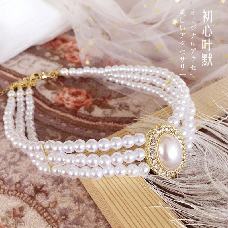 Vintage Multi-layer Imitation Pearl Necklace Classical Lolita Three-layer Choker Hepburn Hong Kong Style Short Collarbone Chain