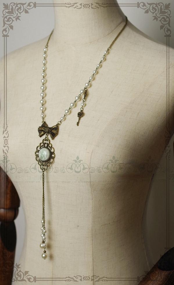 Rose of Sharon - Vintage Lolita Artificial Pearl - Necklace with Key Charm Neckwear