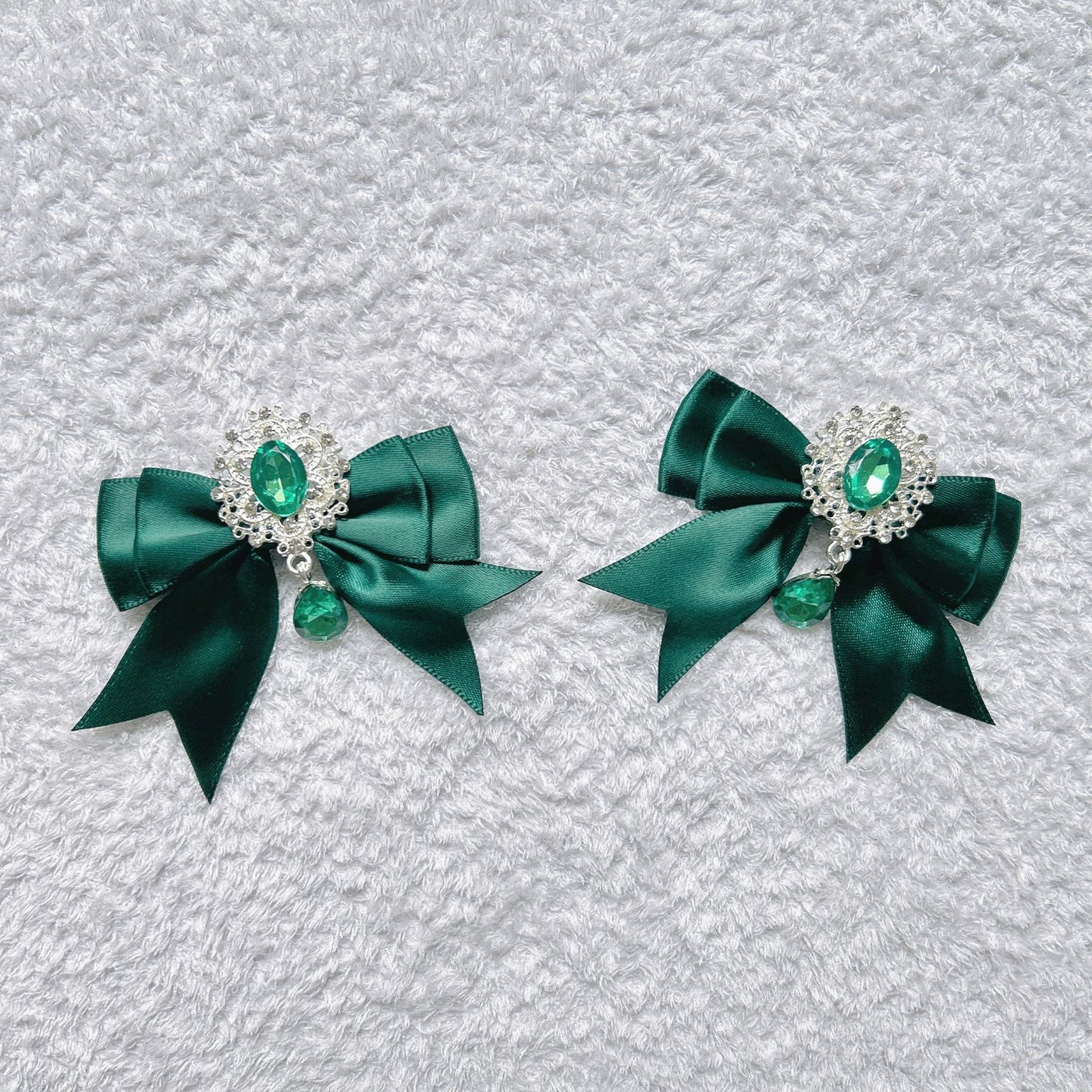 Handmade - Cosplay Ribbon Bow - Brooch or Flat-Back Accent - detail view 10