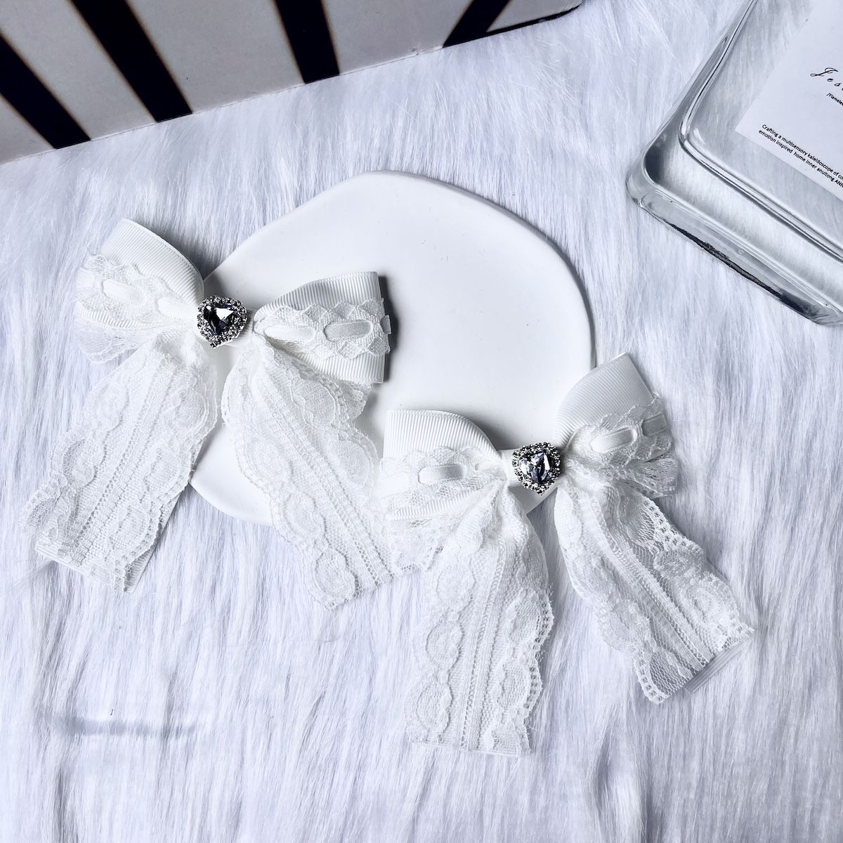 Handmade - Braided Lace Bow - Brooch or Hair Clip - detail view 10