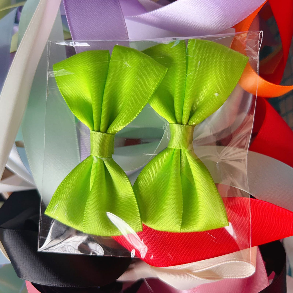 Handmade - Glossy Satin Ribbon - Bow Brooch Pair - detail view 16