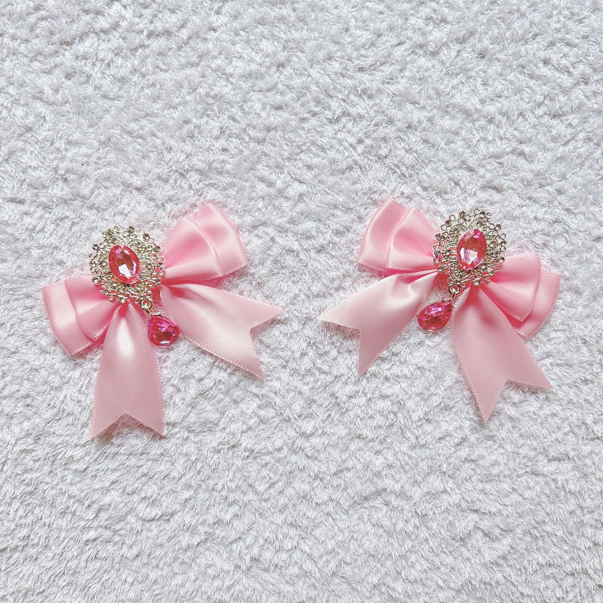 Handmade - Cosplay Ribbon Bow - Brooch or Flat-Back Accent - detail view 12