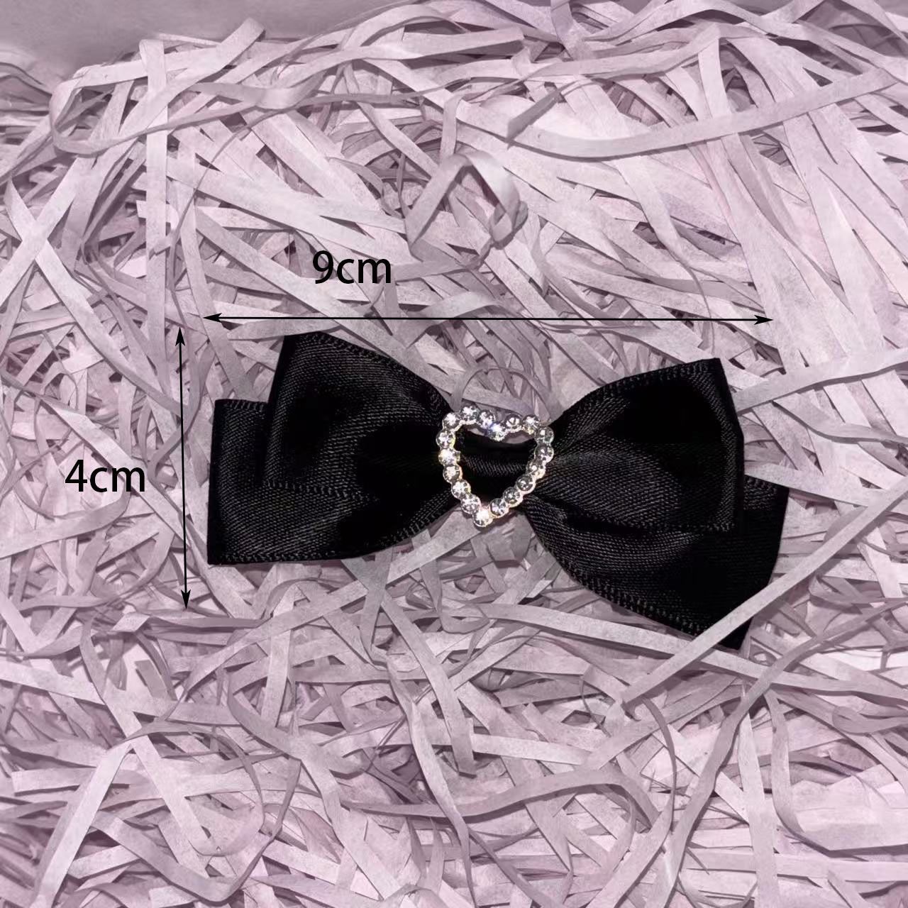 Handmade - Vintage Heart Bow - Brooch or Hair Clip - detail view 2