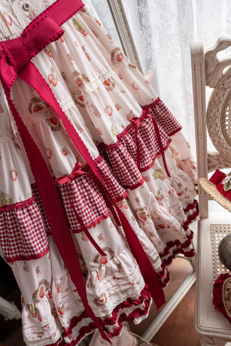 White Tea Story - Strawberry Print Tiered Classical Lolita - Longline