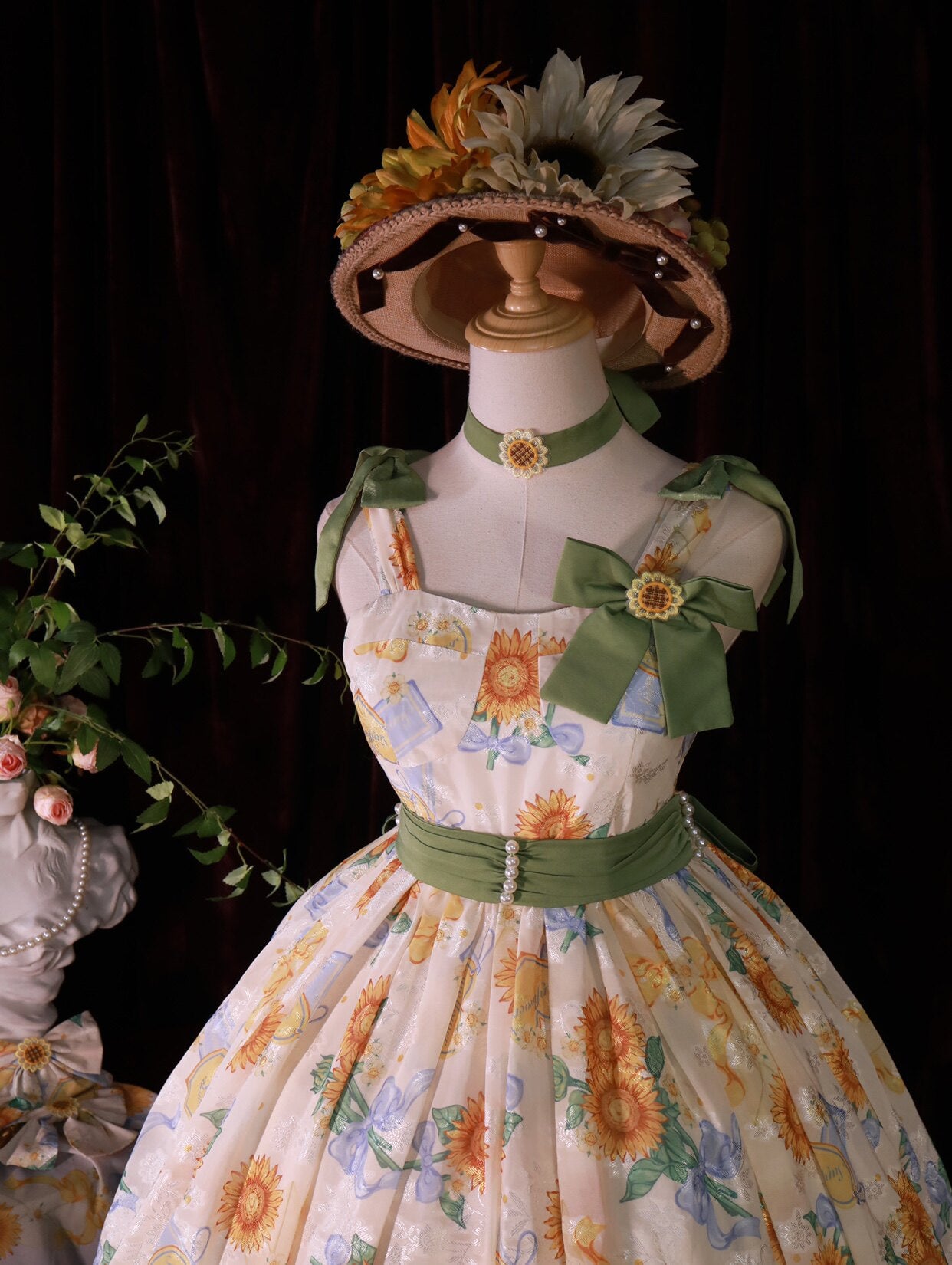 GZYRZ - Quenched Sunflower Bud - Floral print sweetheart neckline