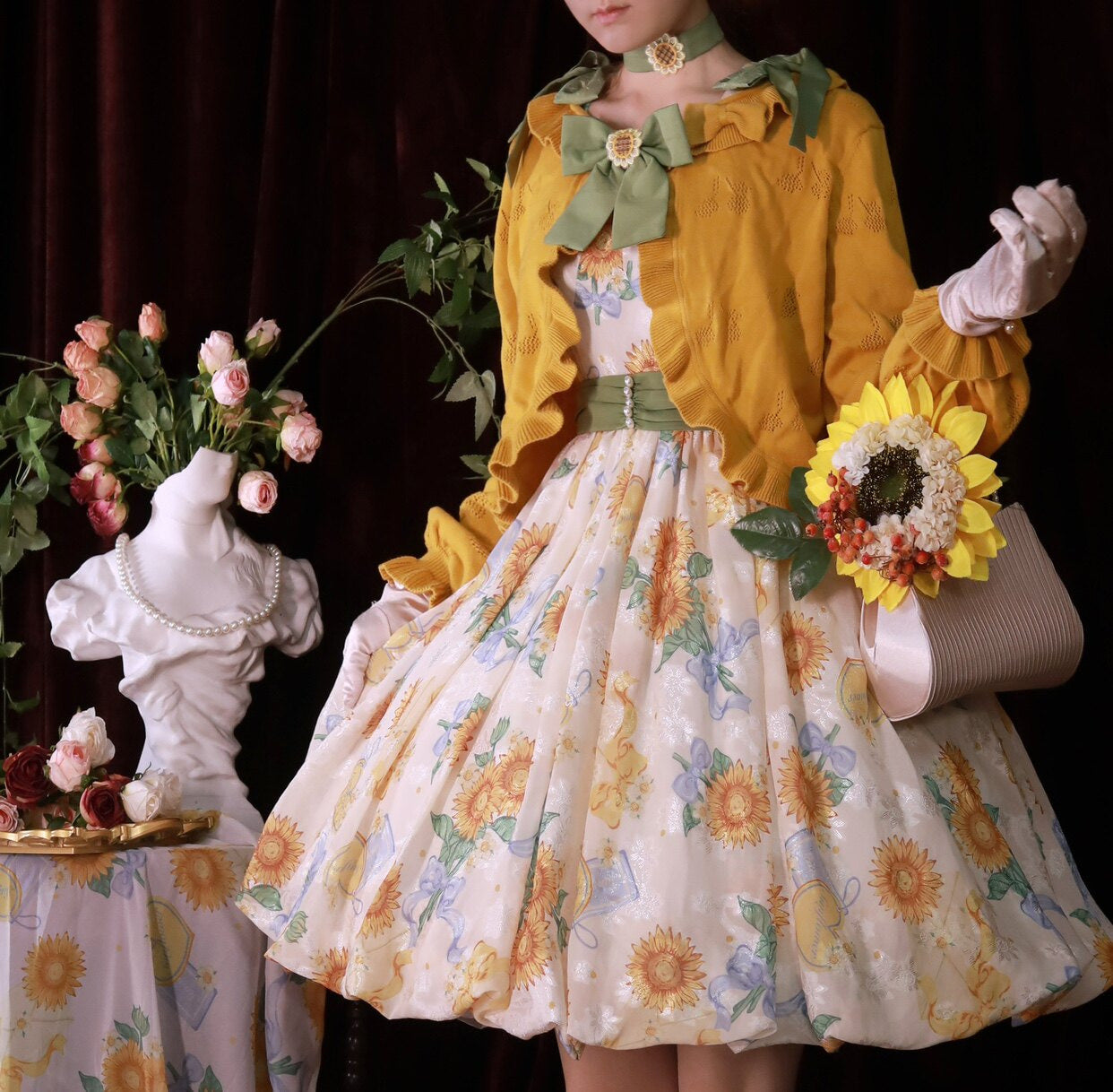 GZYRZ - Quenched Sunflower Bud - Floral print sweetheart neckline