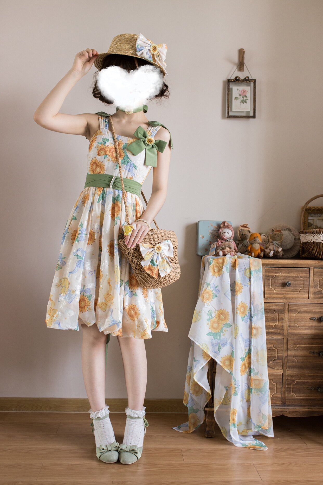GZYRZ - Quenched Sunflower Bud - Floral print sweetheart neckline