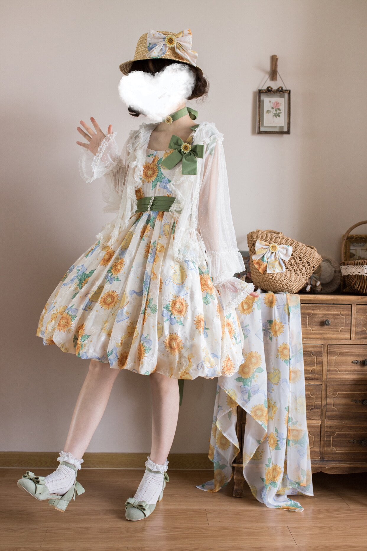 GZYRZ - Quenched Sunflower Bud - Floral print sweetheart neckline