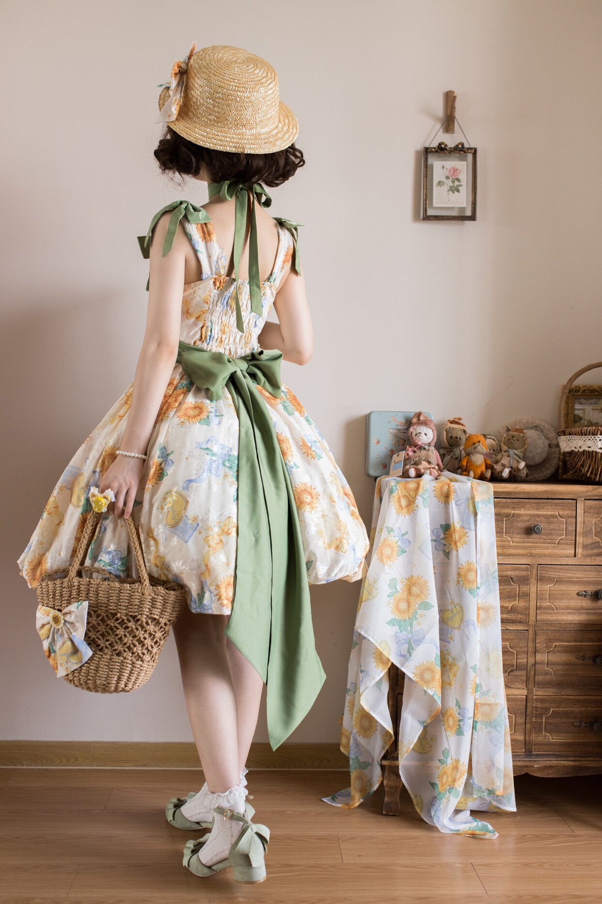 GZYRZ - Quenched Sunflower Bud - Floral print sweetheart neckline