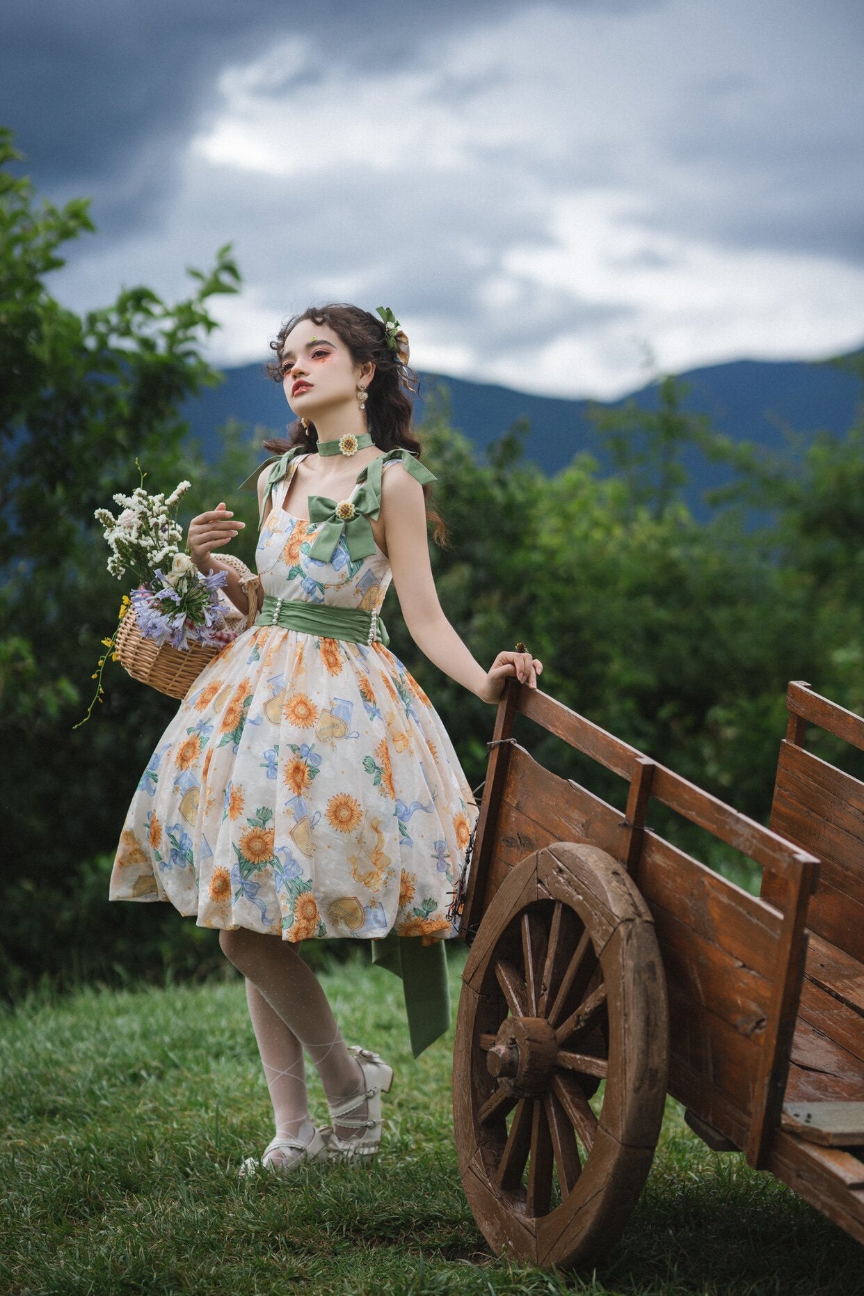 GZYRZ - Quenched Sunflower Bud - Floral print sweetheart neckline