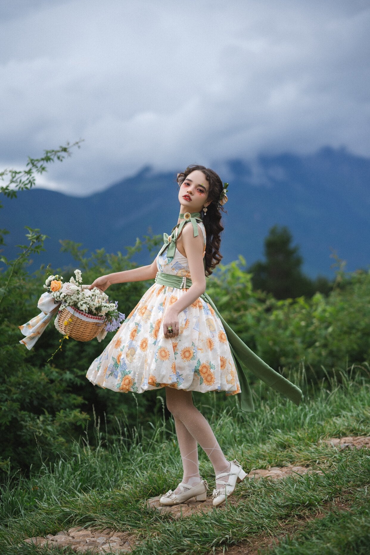 GZYRZ - Quenched Sunflower Bud - Floral print sweetheart neckline