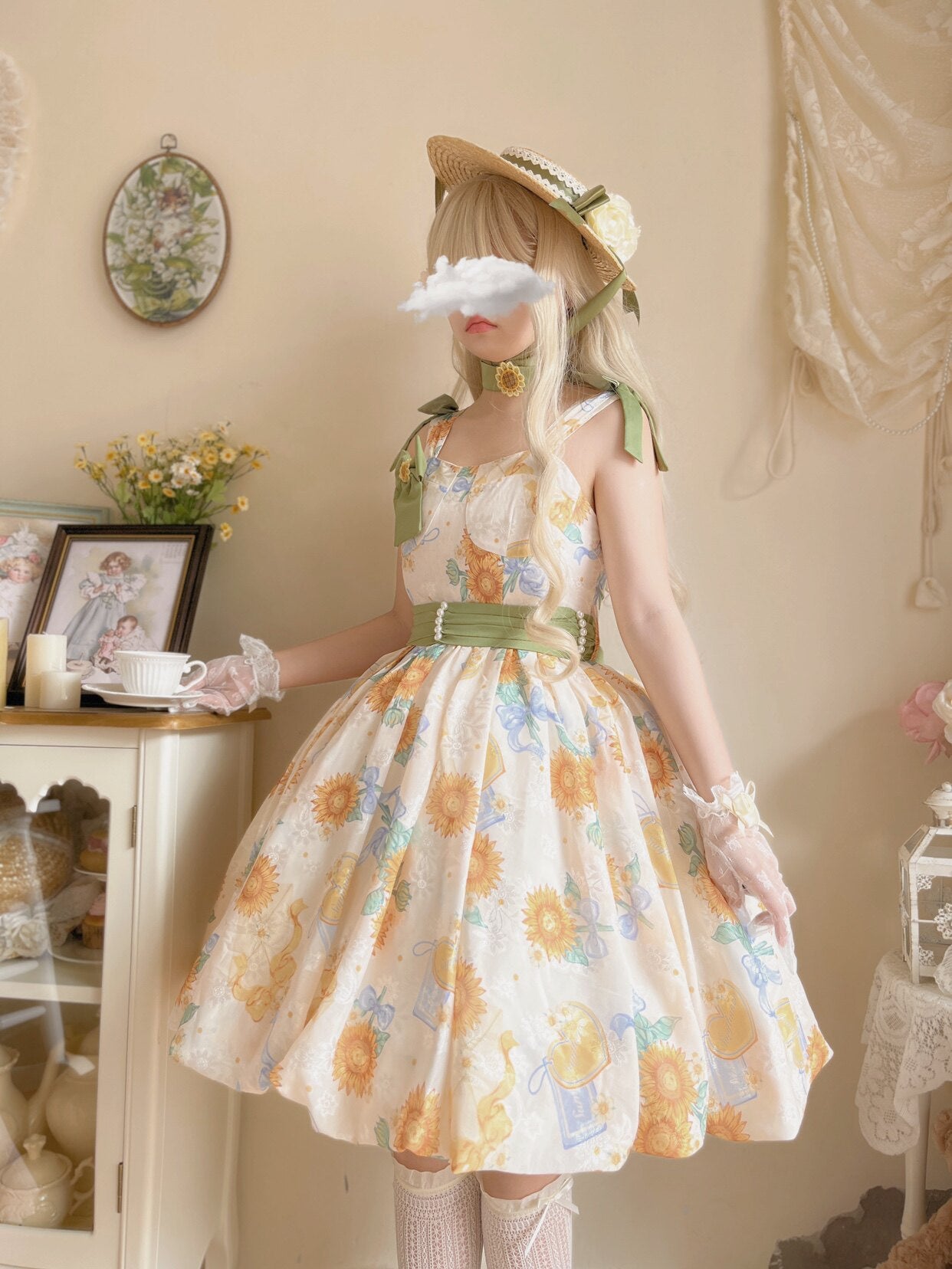 GZYRZ - Quenched Sunflower Bud - Floral print sweetheart neckline