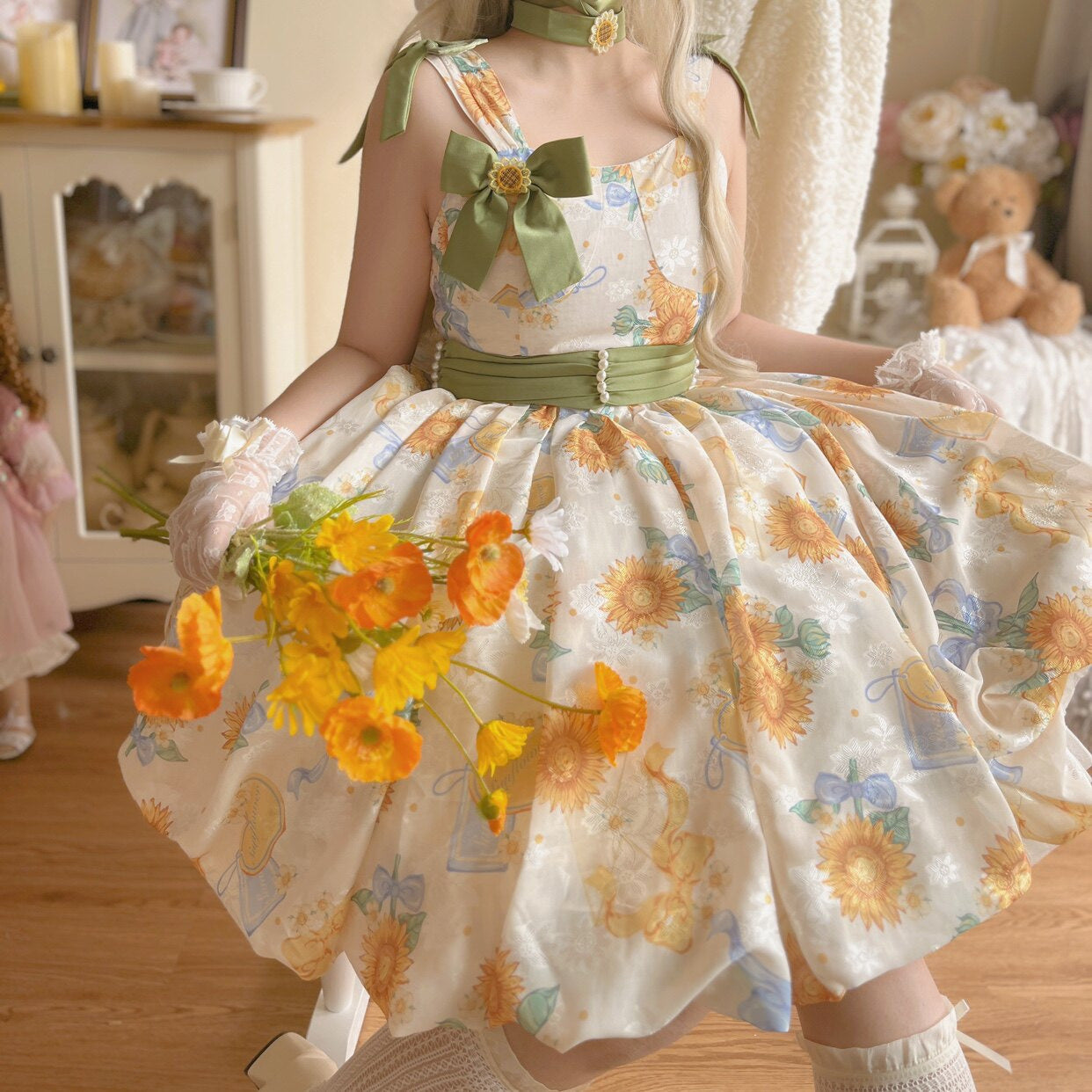 GZYRZ - Quenched Sunflower Bud - Floral print sweetheart neckline