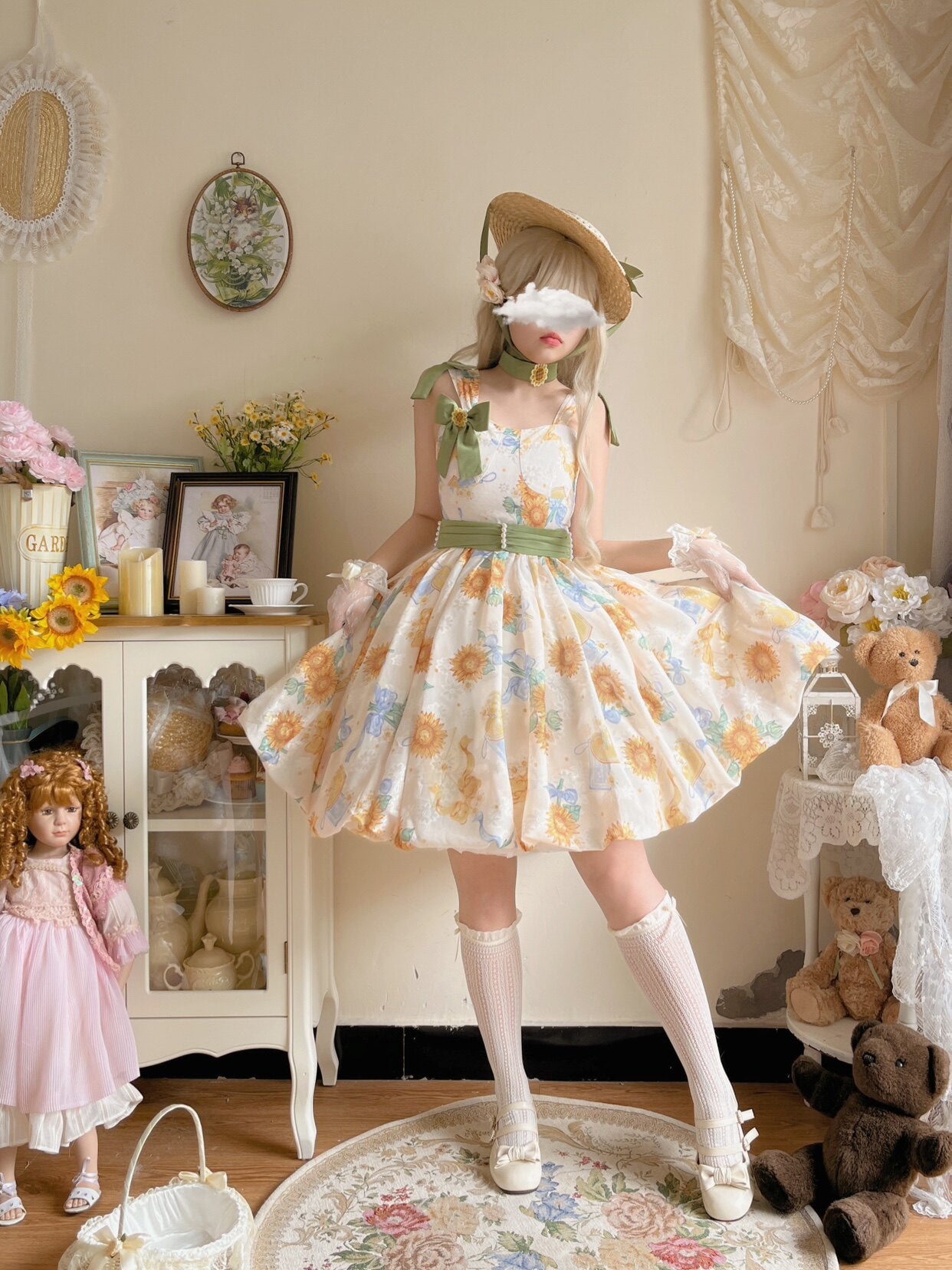 GZYRZ - Quenched Sunflower Bud - Floral print sweetheart neckline