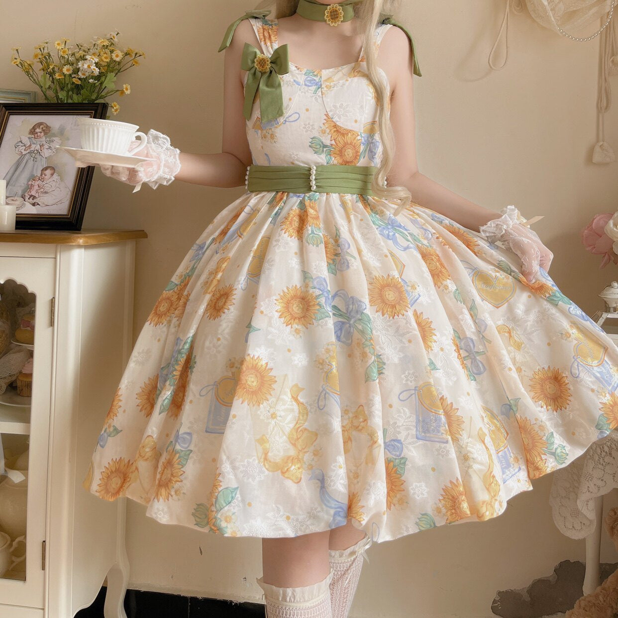GZYRZ - Quenched Sunflower Bud - Floral print sweetheart neckline