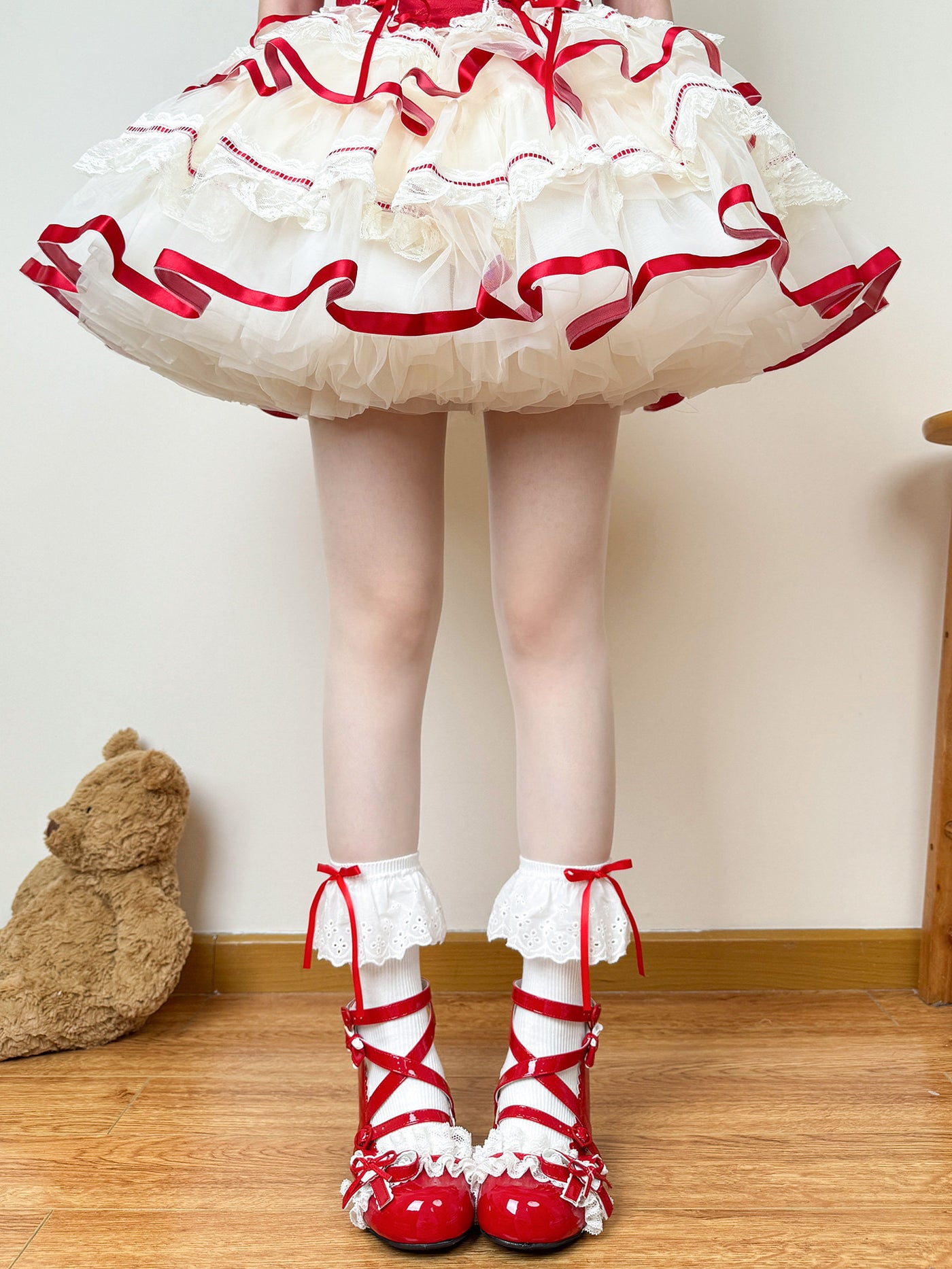 White mid-calf sock with blue bow