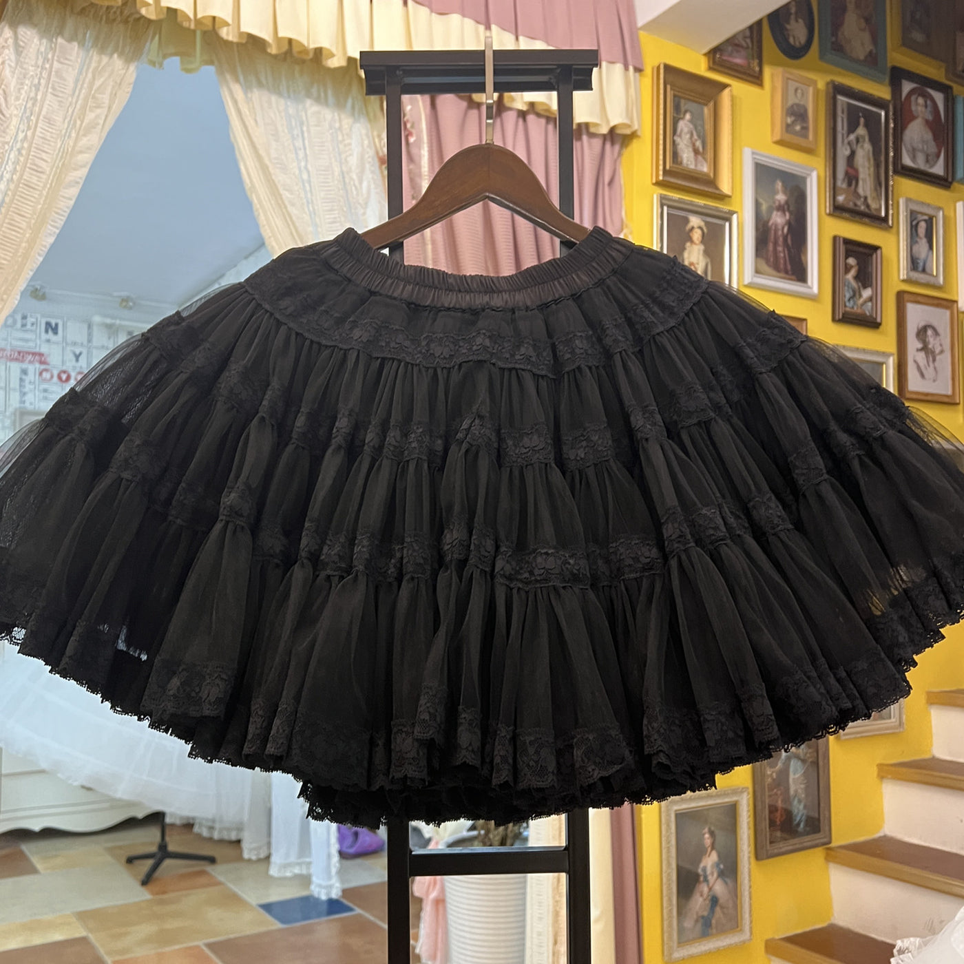 LACE GARDEN - Vintage Tutu SK - Voluminous Tiered